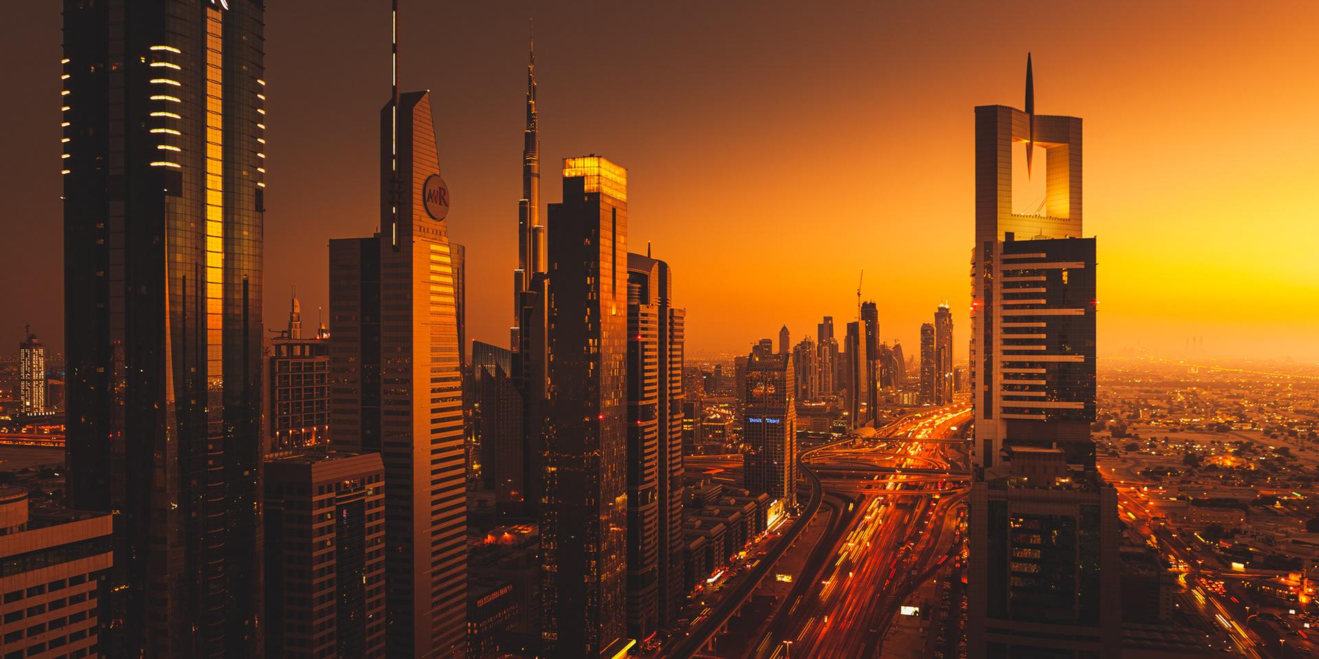 1920x960 Dimensions of Urban Aesthetics: Dubai