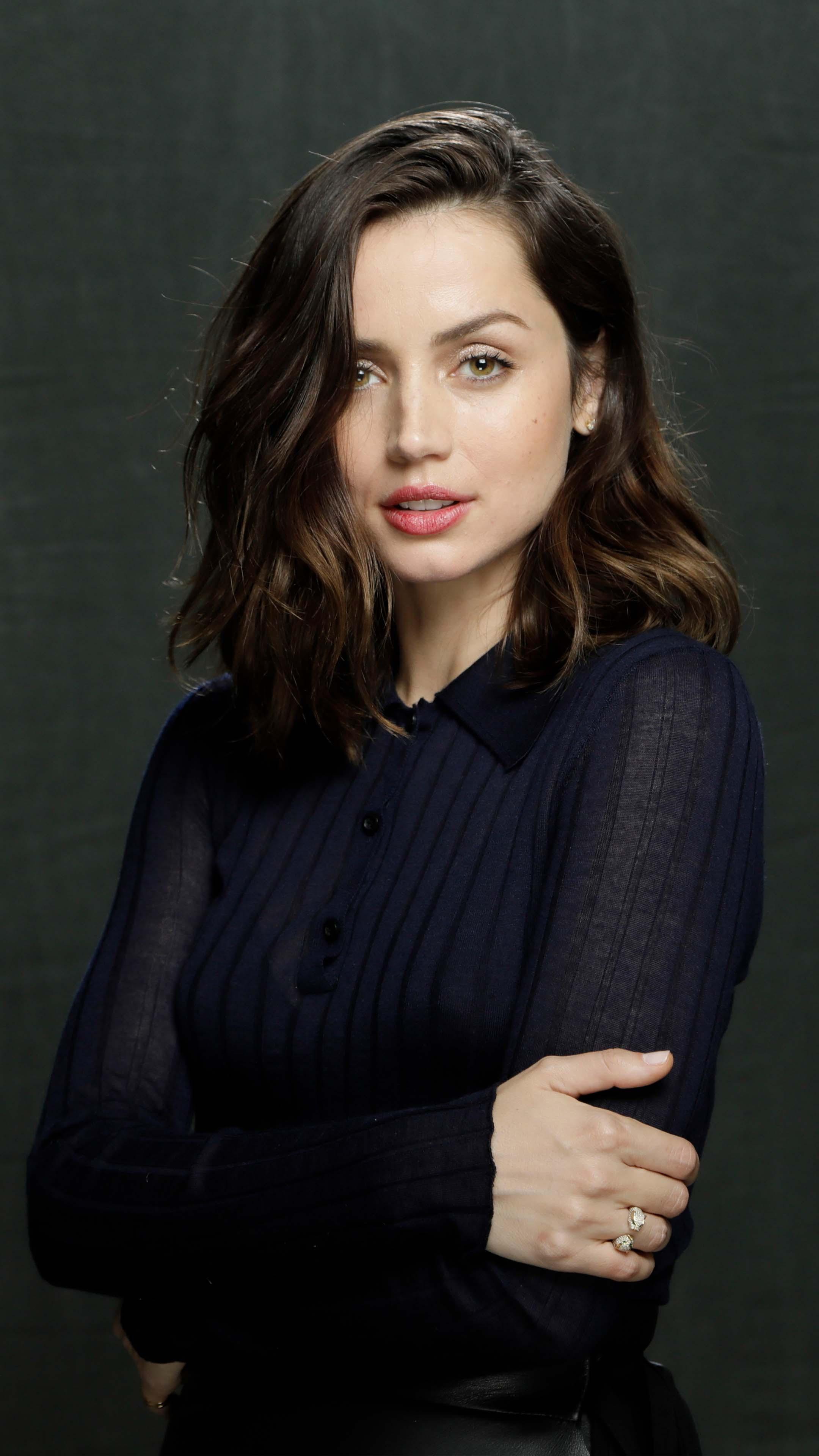 2160x3840 Ana De Armas 2020 4K Ultra HD Mobile Wallpaper