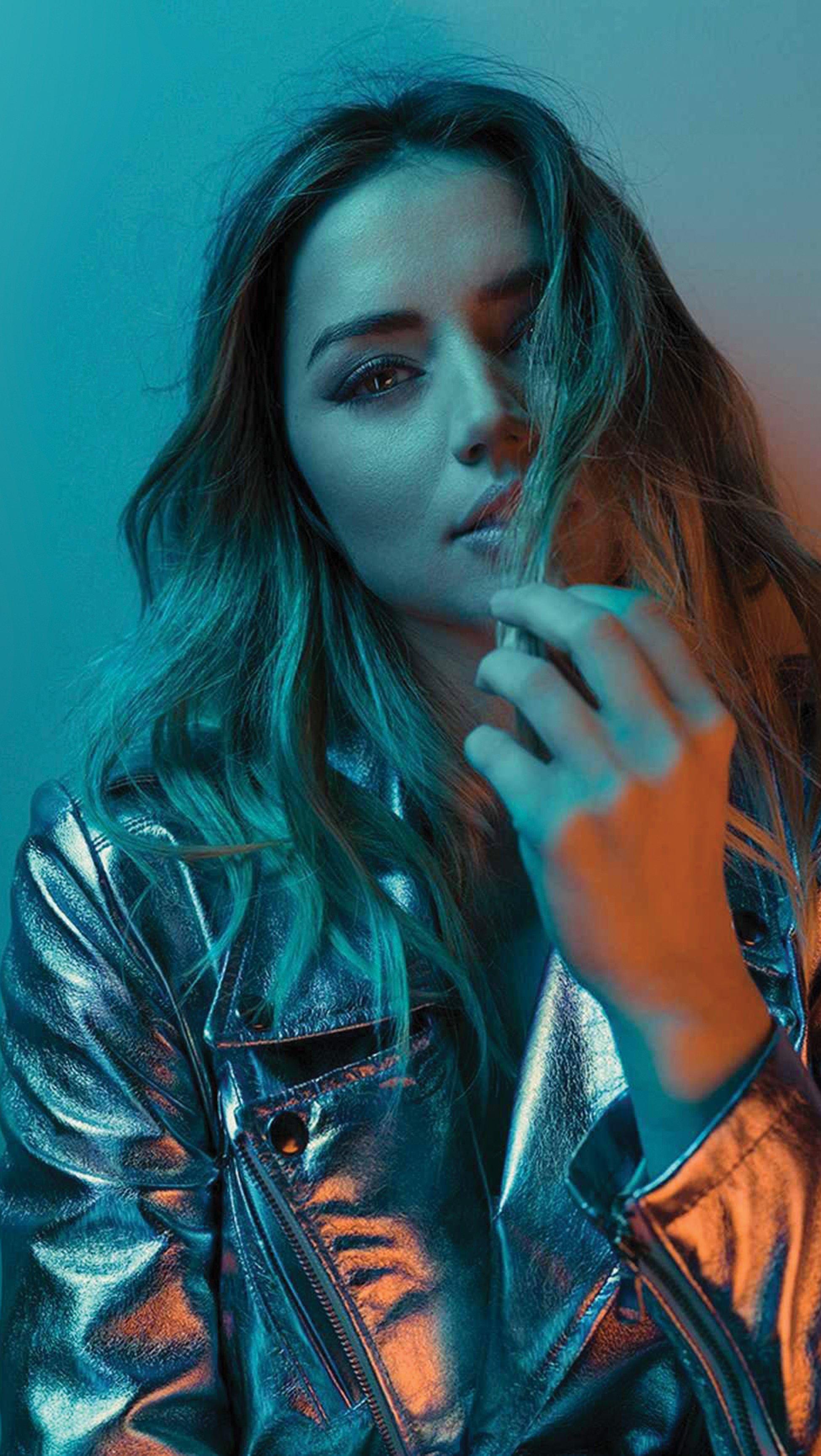 1950x3460 Ana de Armas in blue light Wallpaper
