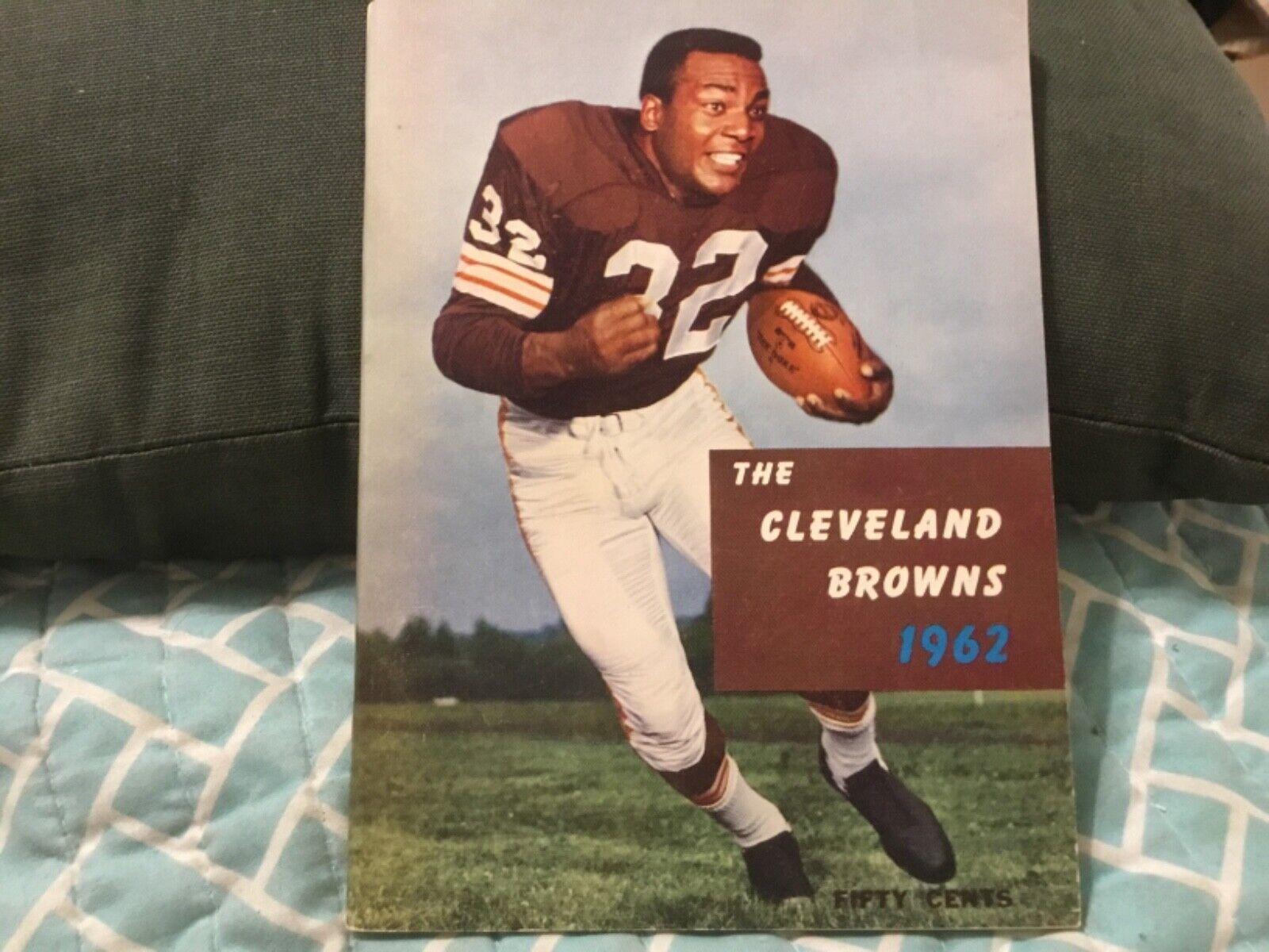 1600x1200 CLEVELAND BROWNS MEDIA GUIDE, JIM BROWN COVER, ERNIE DAVIS on ROSTER