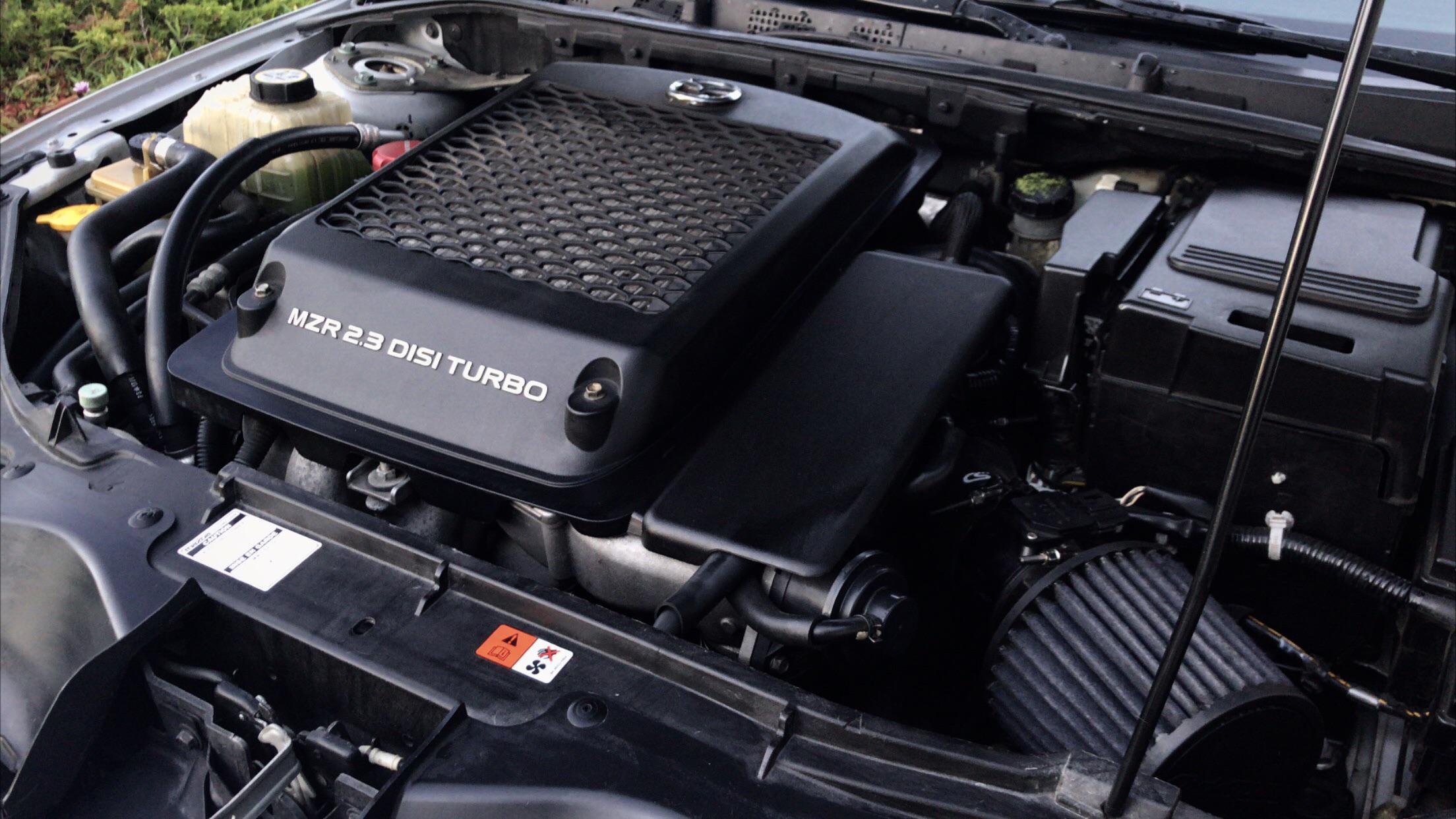 2208x1242 Cleaned the engine bay, looks brand new!