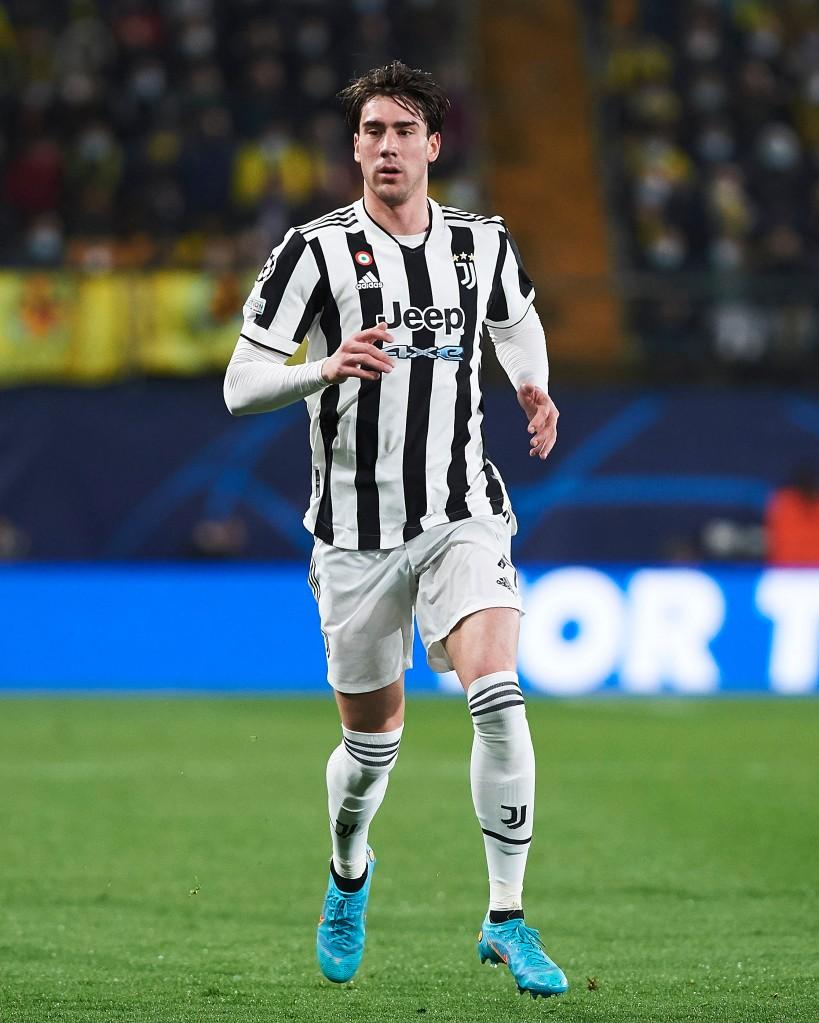 819x1023 Football pro Dusan Vlahovic is dating a model nicknamed 'Italian Megan Fox'