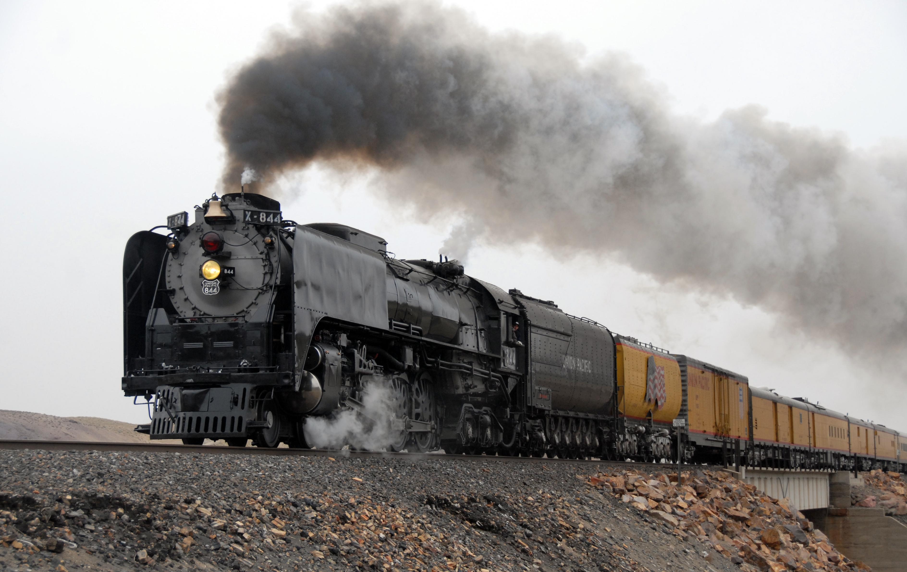 3776x2382 Union Pacific 844