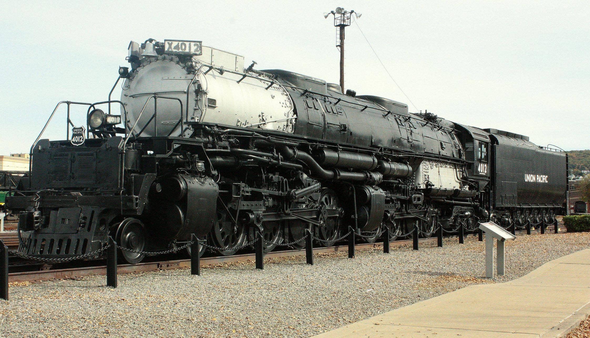 2245x1288 The Union Pacific 4012 Big Boy [2245x1288]