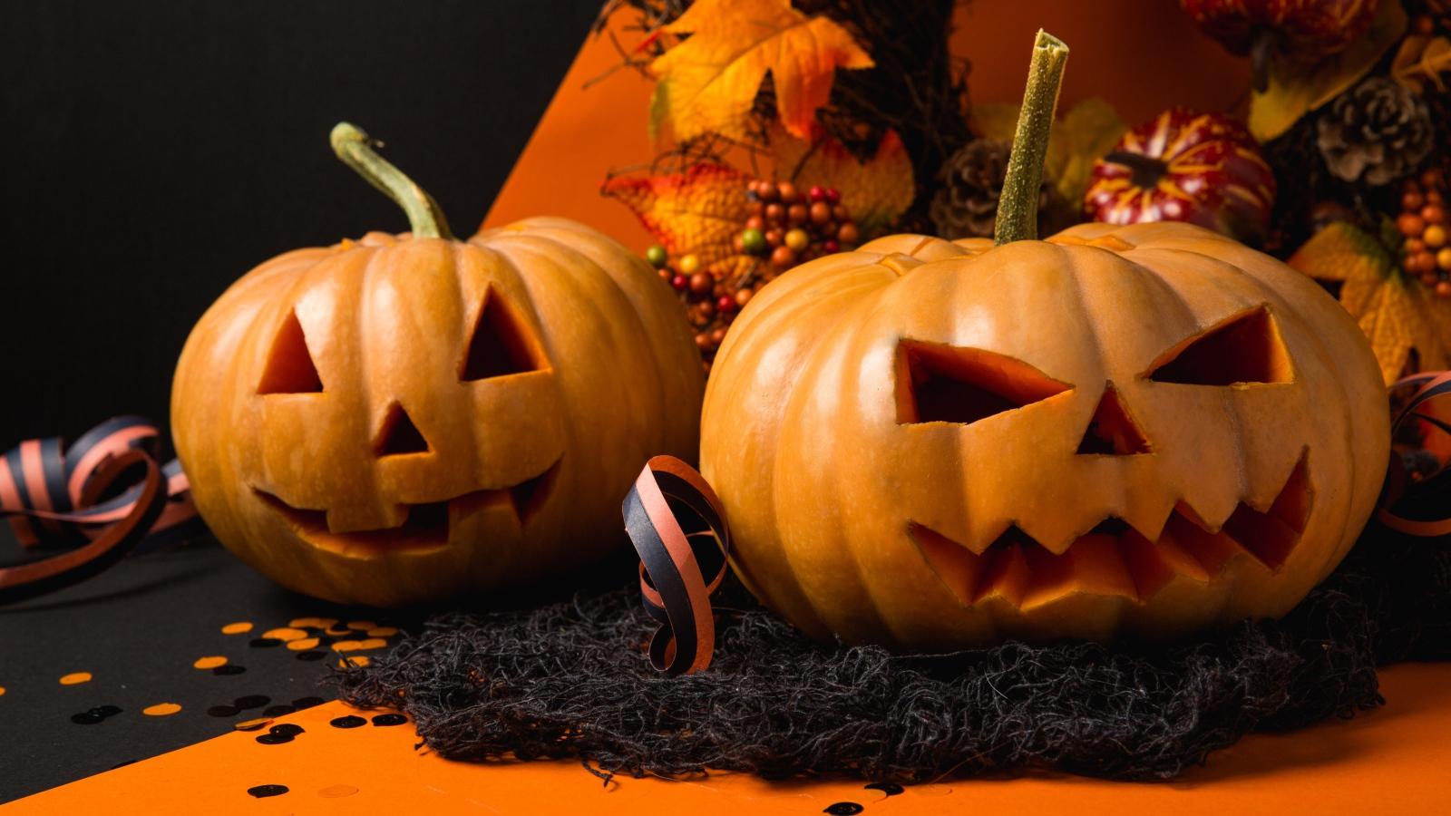 1600x900 Two Halloween Pumpkins Desktop wallpaper 1600x900