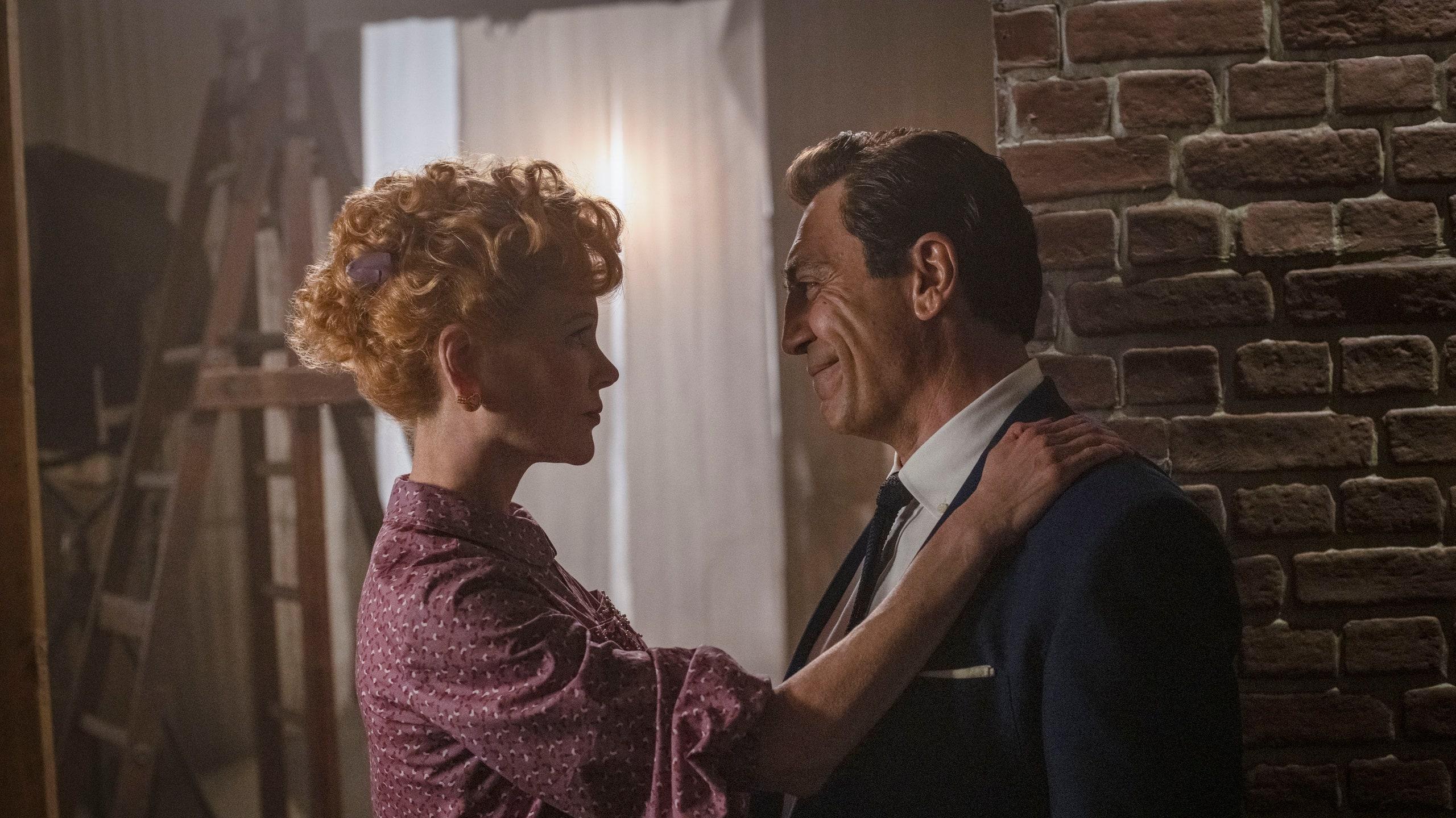 2560x1440 Being The Ricardos' Shows Lucille Ball And Desi Arnaz's Stylish Off Screen Life