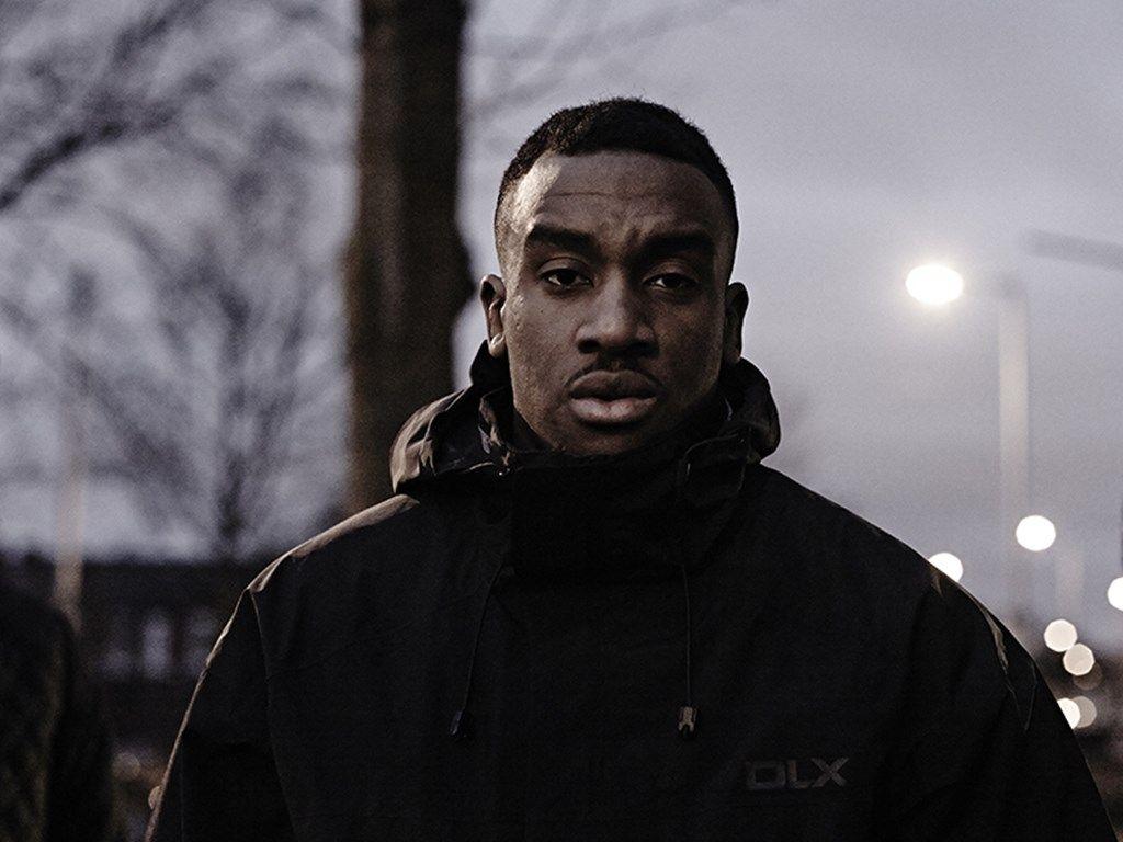 Bugzy malone. Бугзи малоне. Багси Мэлоун рэпер. Bugsy Malone джентльмены. Bugzy Malone британский актёр.