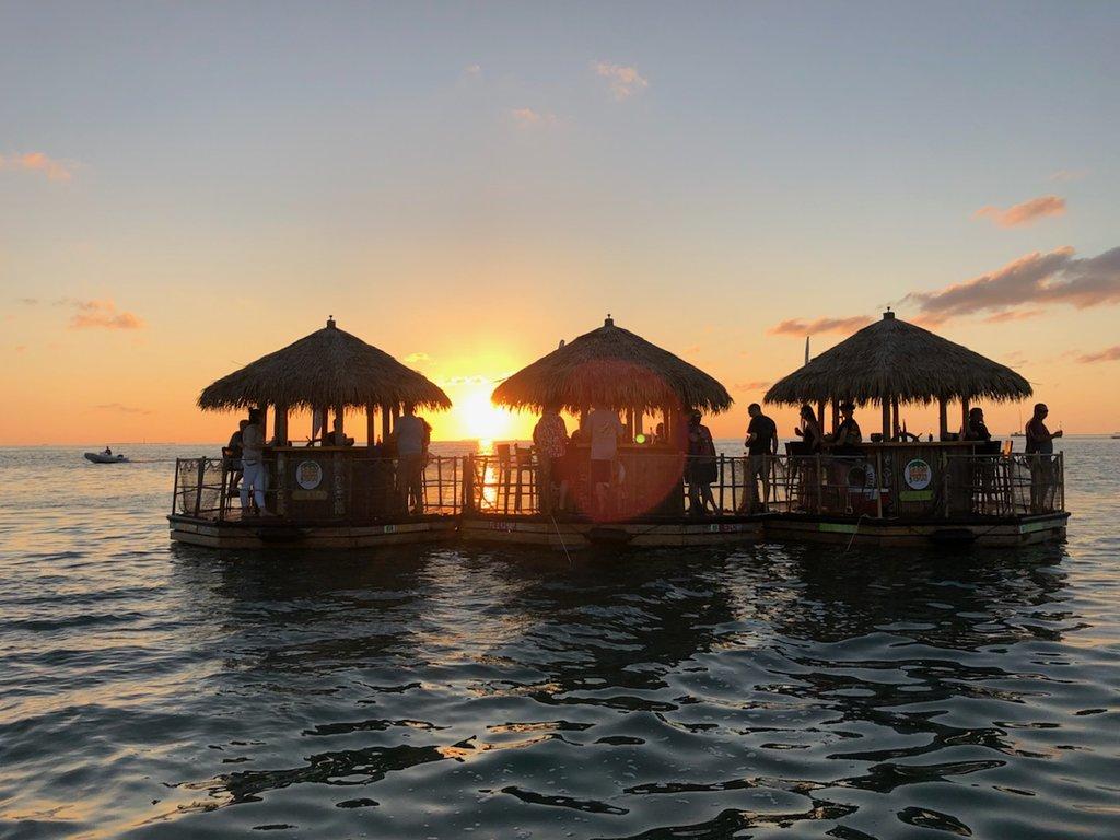 1024x768 Cruisin' Tikis Key West
