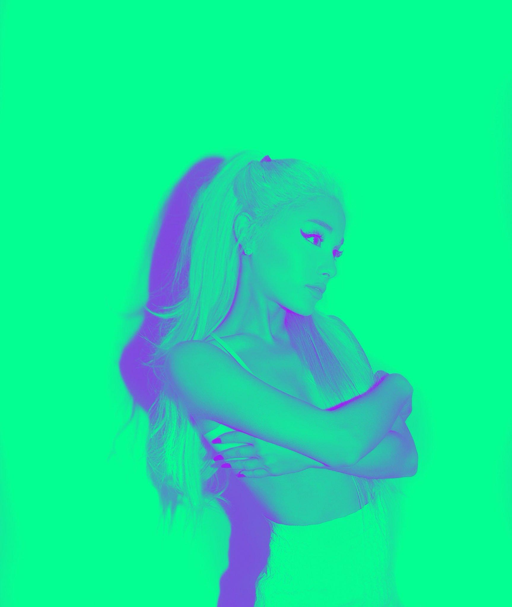 1726x2048 Ariana Lockscreen - #lockscreen #focus Ariana Grande #wallpaper #greyhair