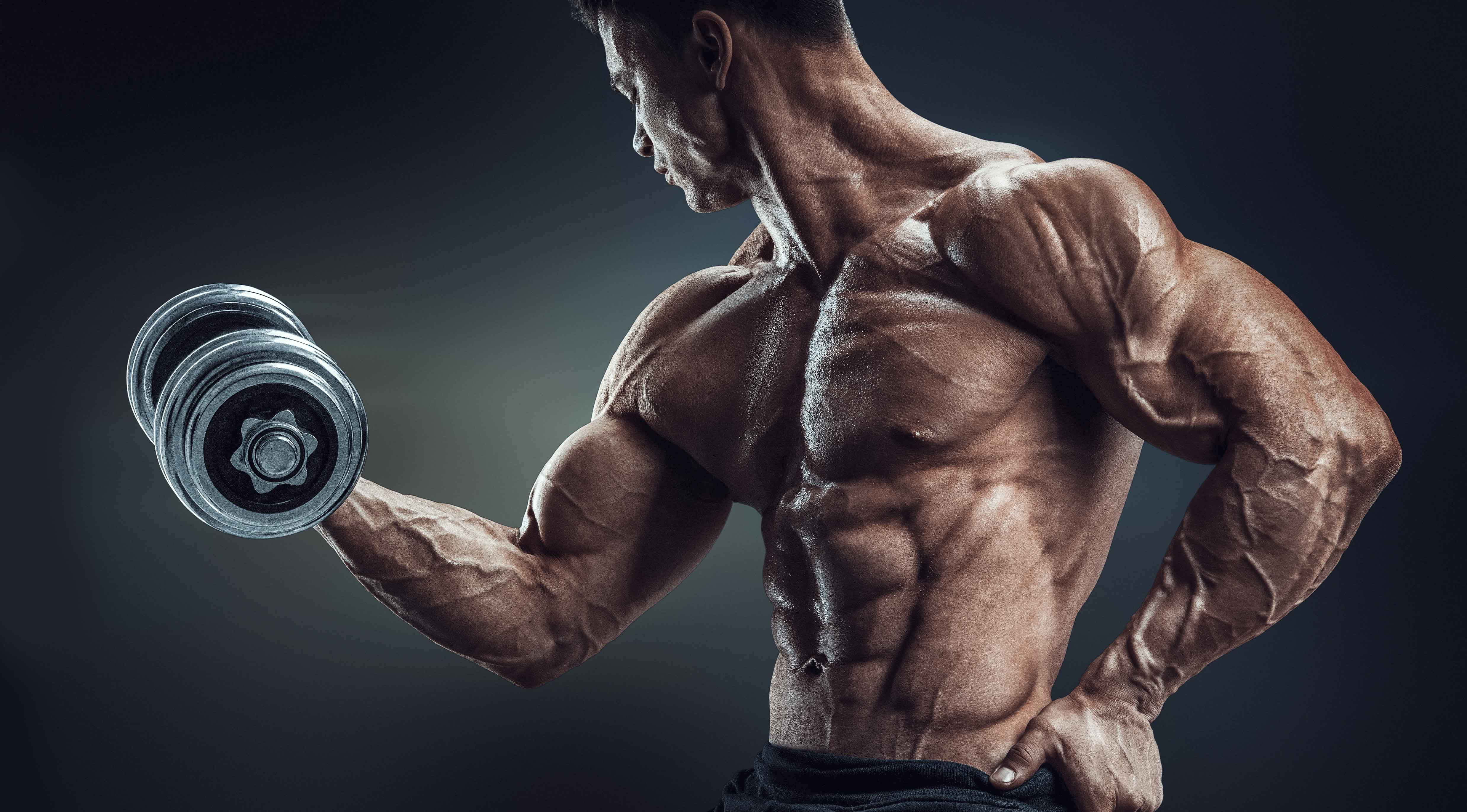 4952x2742 Advantages to Lifting Light Weight. Muscle & Fitness