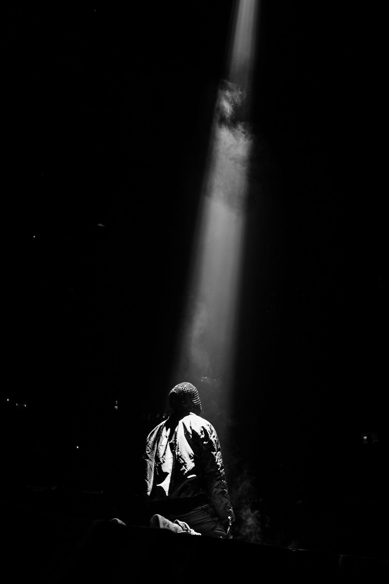 1365x2048 Kanye West Yeezus Tour. Fotografía guitarra, Fotografía abstracta, Generacion de jesus