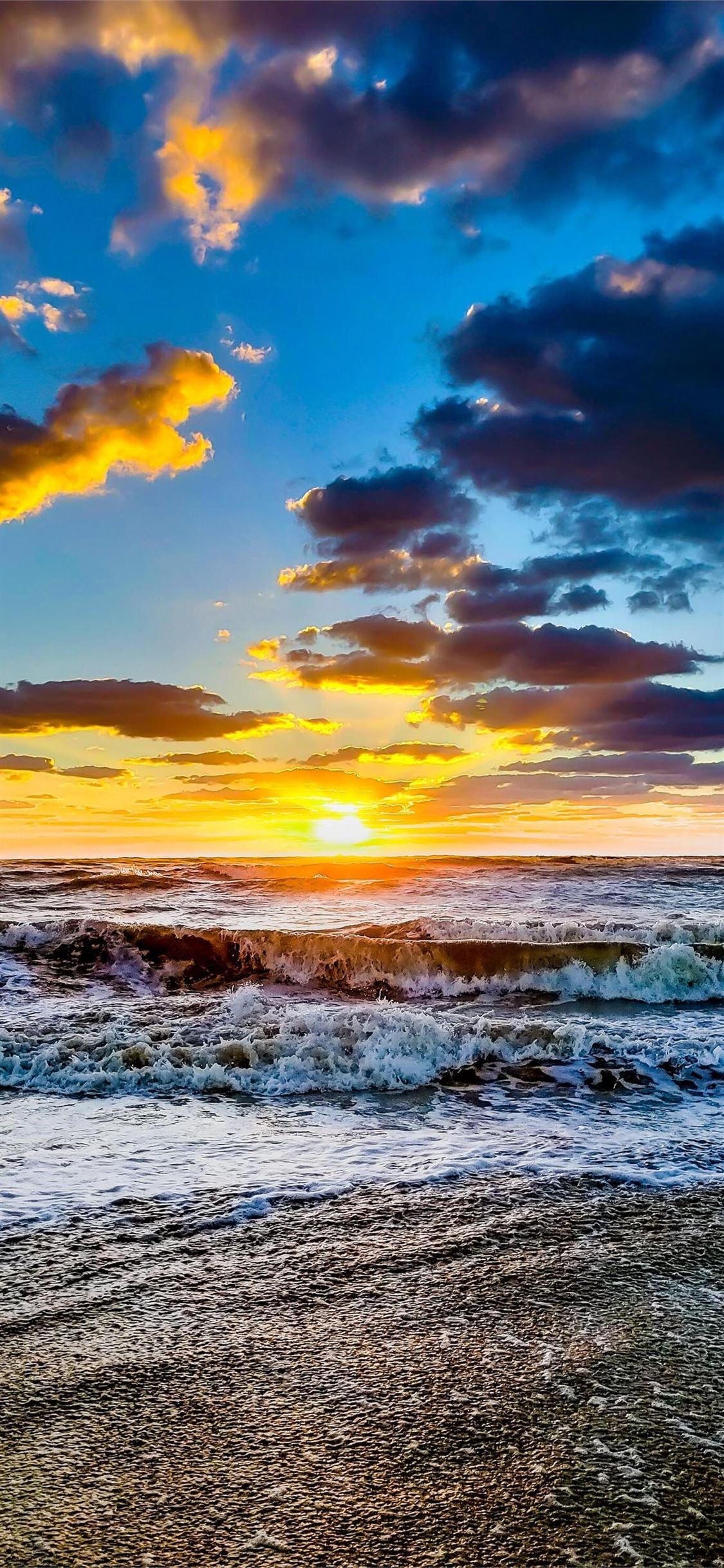 1125x2436 iOS Beach Wallpaper