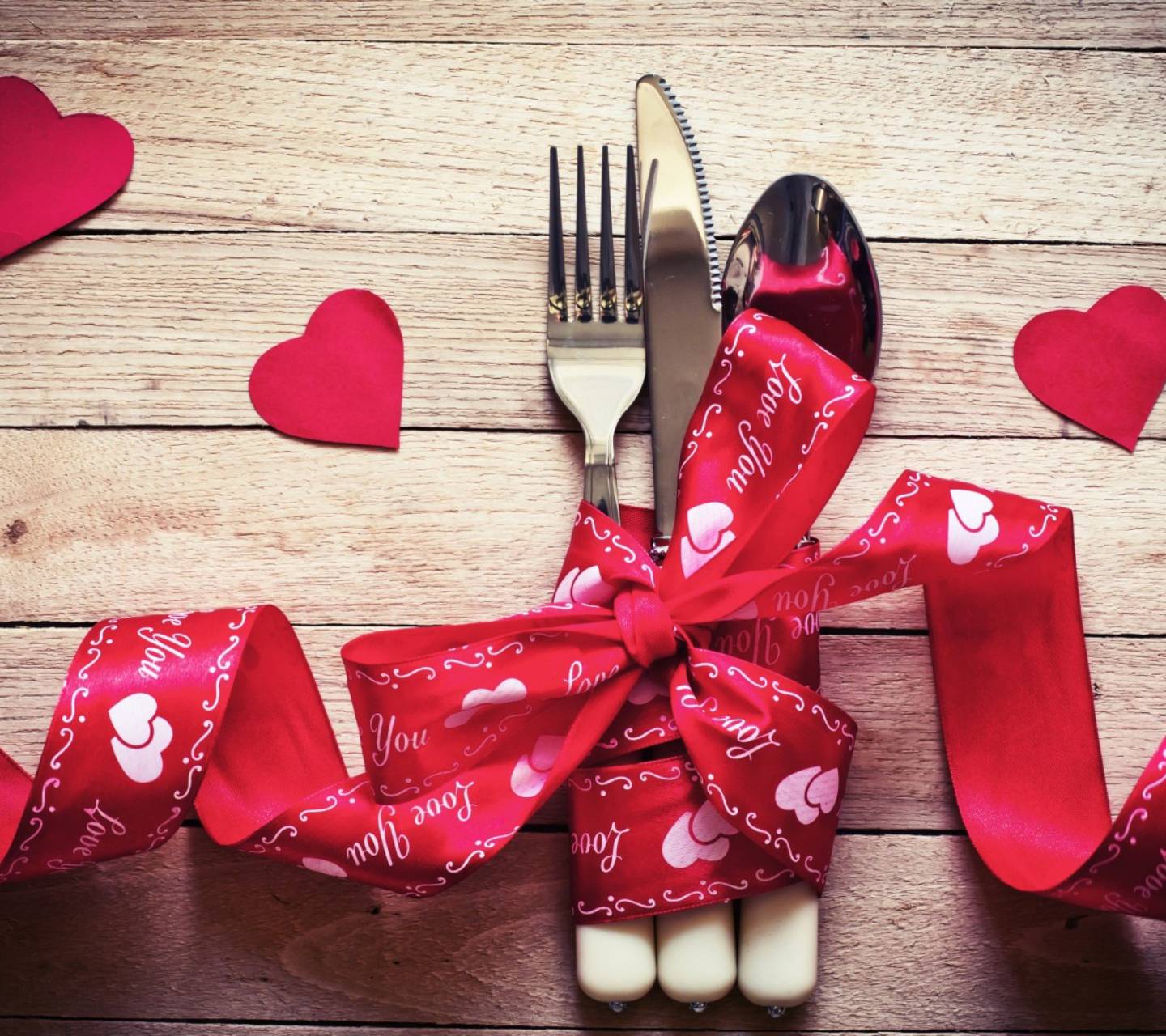 1440x1280 Valentines Dinner Wallpaper