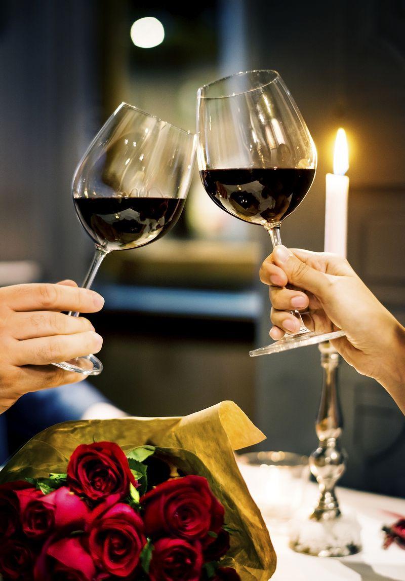800x1147 Valentines Dinner Image Wallpaper