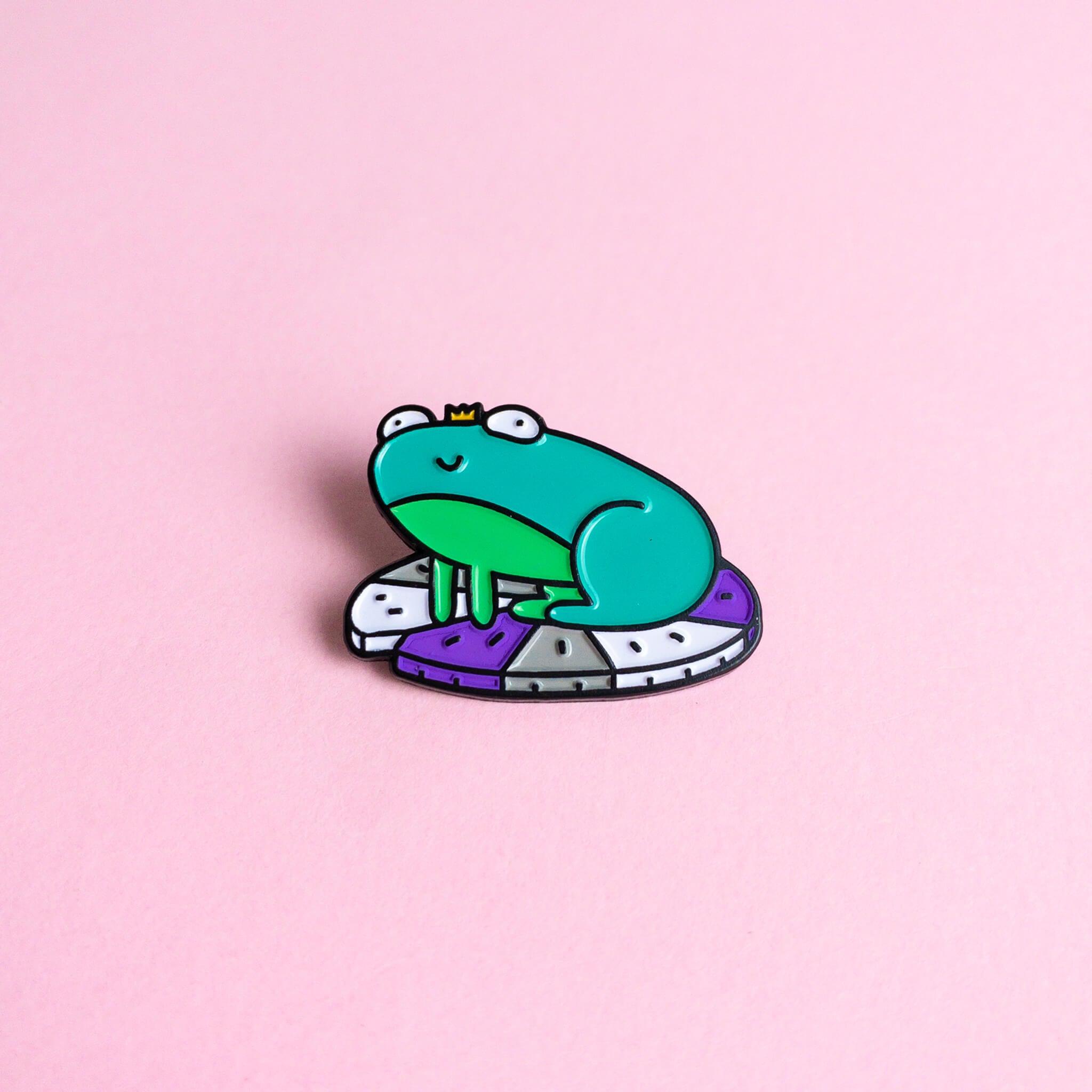 2048x2048 Frog asexual / demisexual pride enamel pin