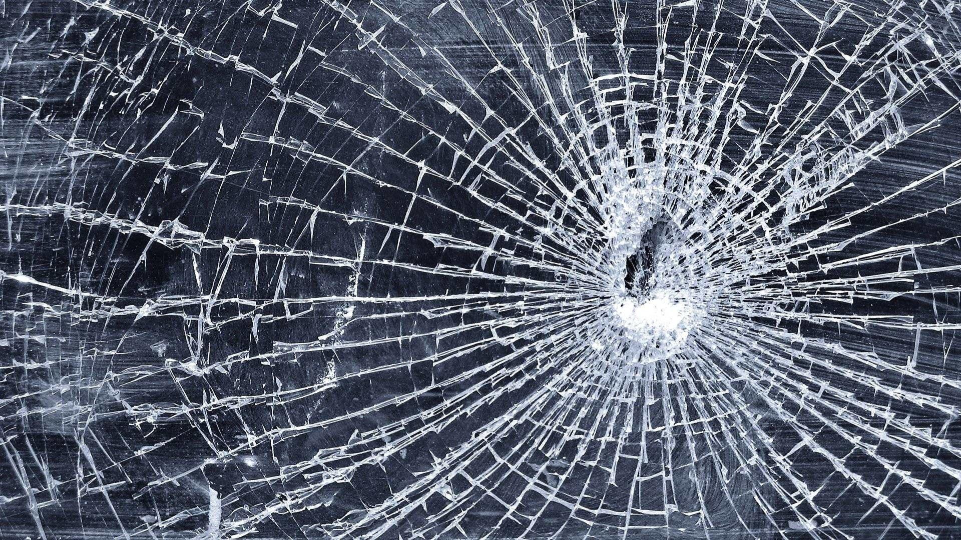 1920x1080 Cracked Screen Realistic Wallpaper