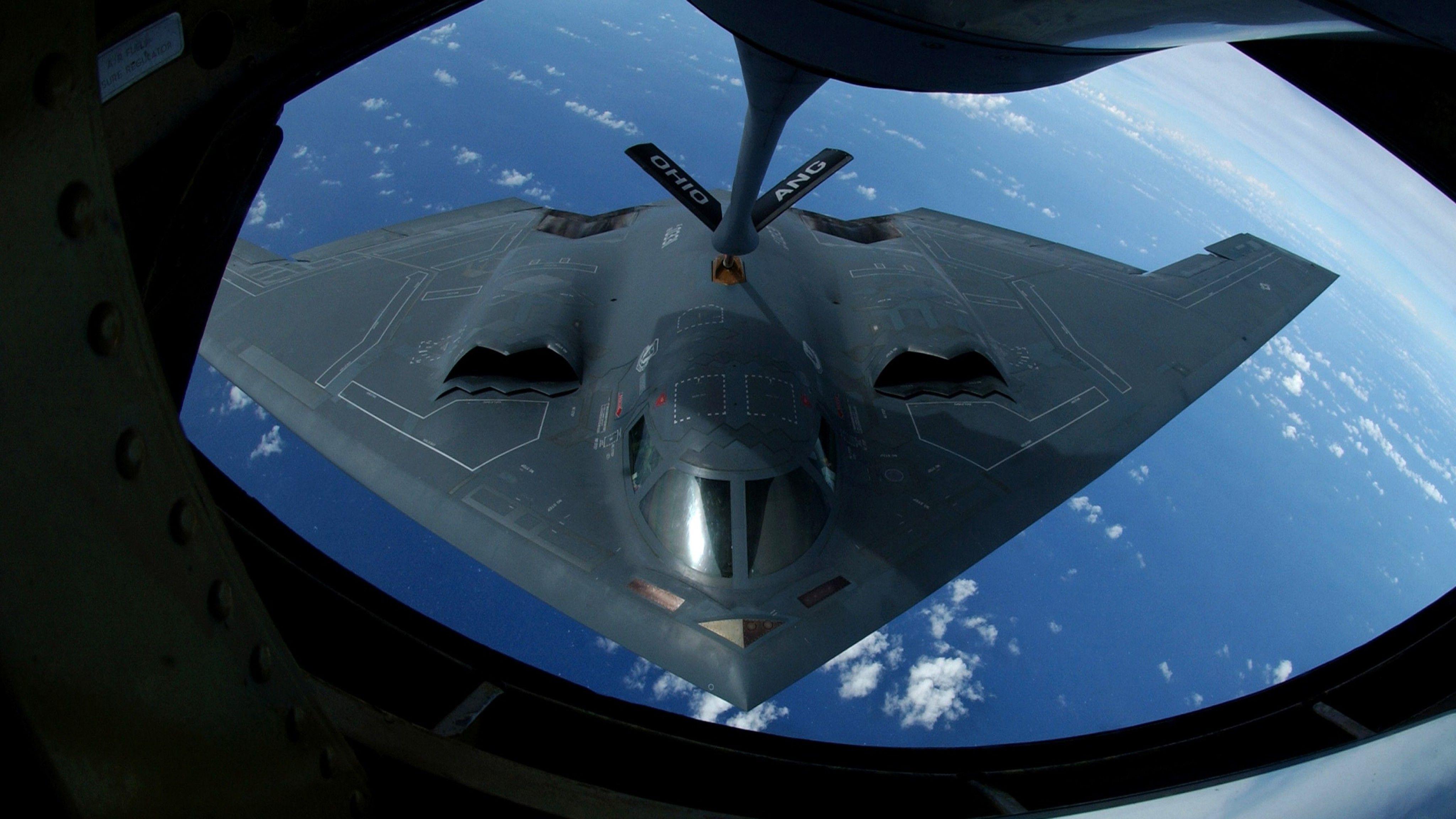 4096x2304 Bomber iMac 5 4K Wallpaper Download