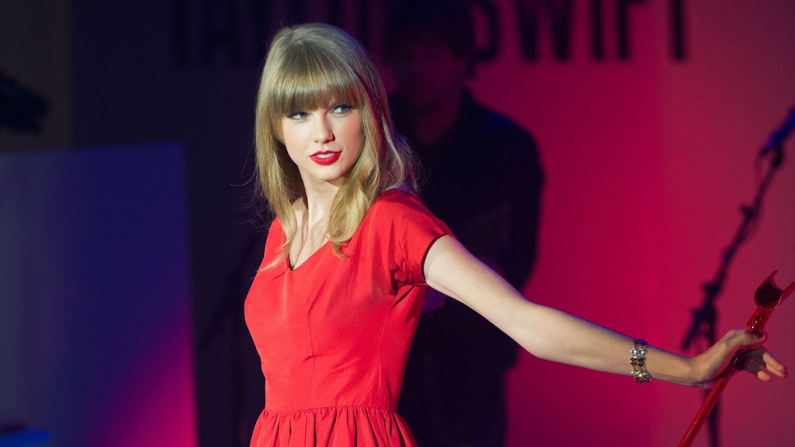 2560x1440 Taylor Swift's Mr. Perfectly Fine Lyrics Use a Line From All Too Well
