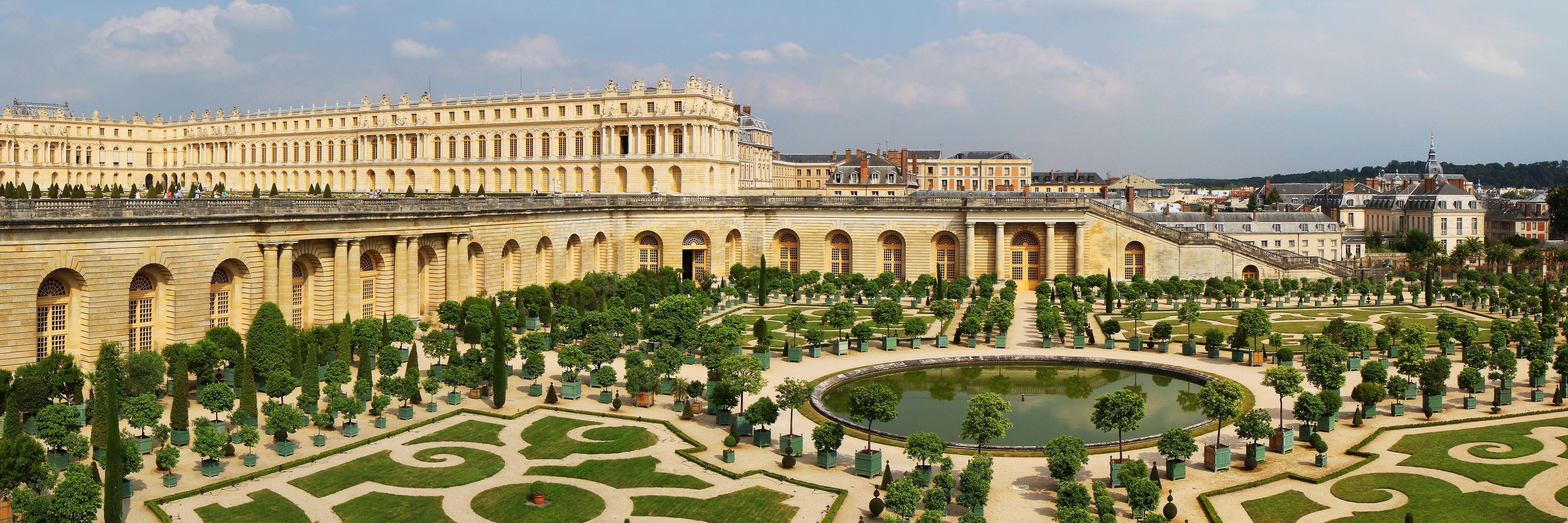 4800x1600 Luxury hotel to open inside the Palace of Versailles
