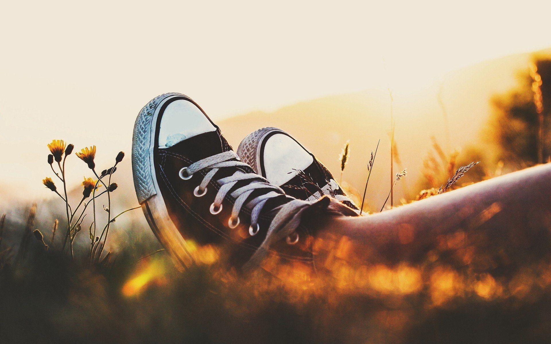 1920x1200 Rain Bow Converse Shoes Wallpaper