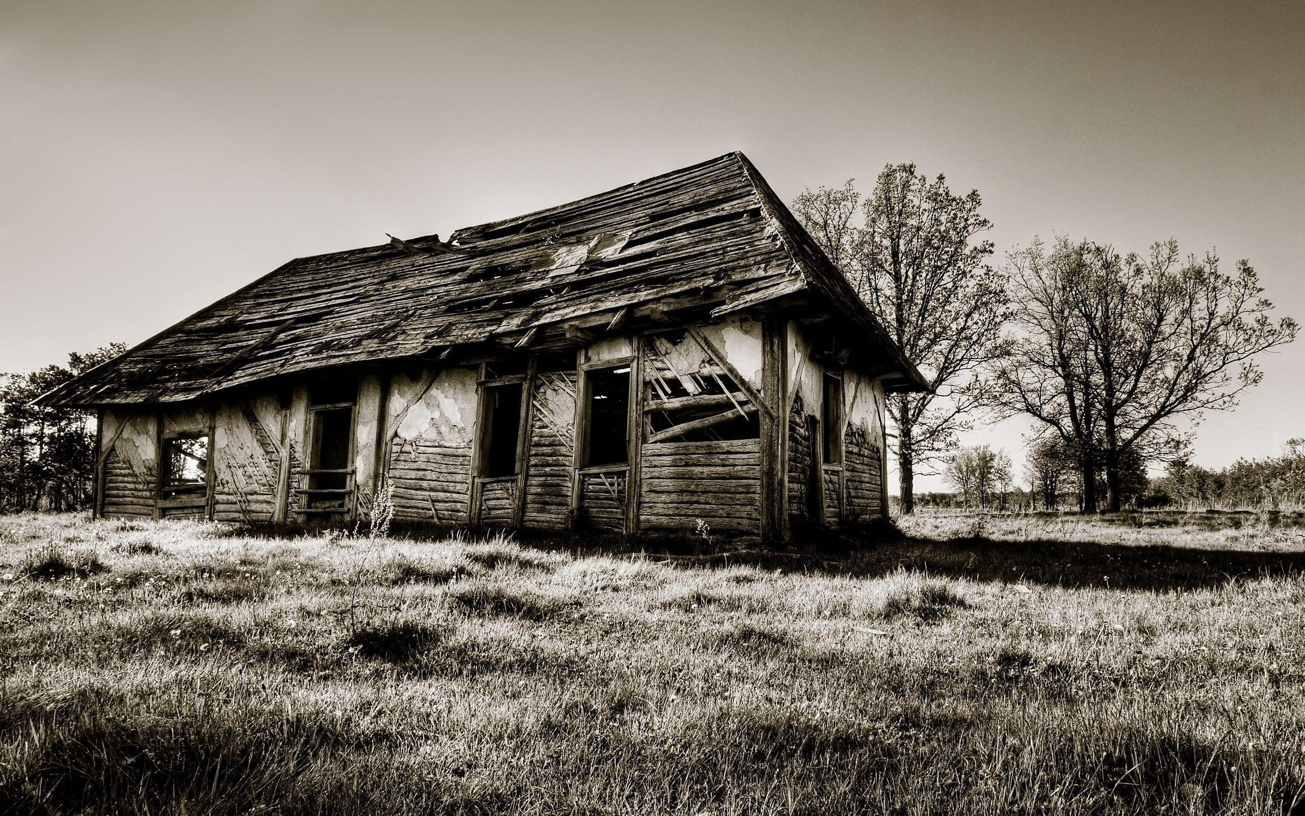 2560x1600 Black And White House Wallpaper