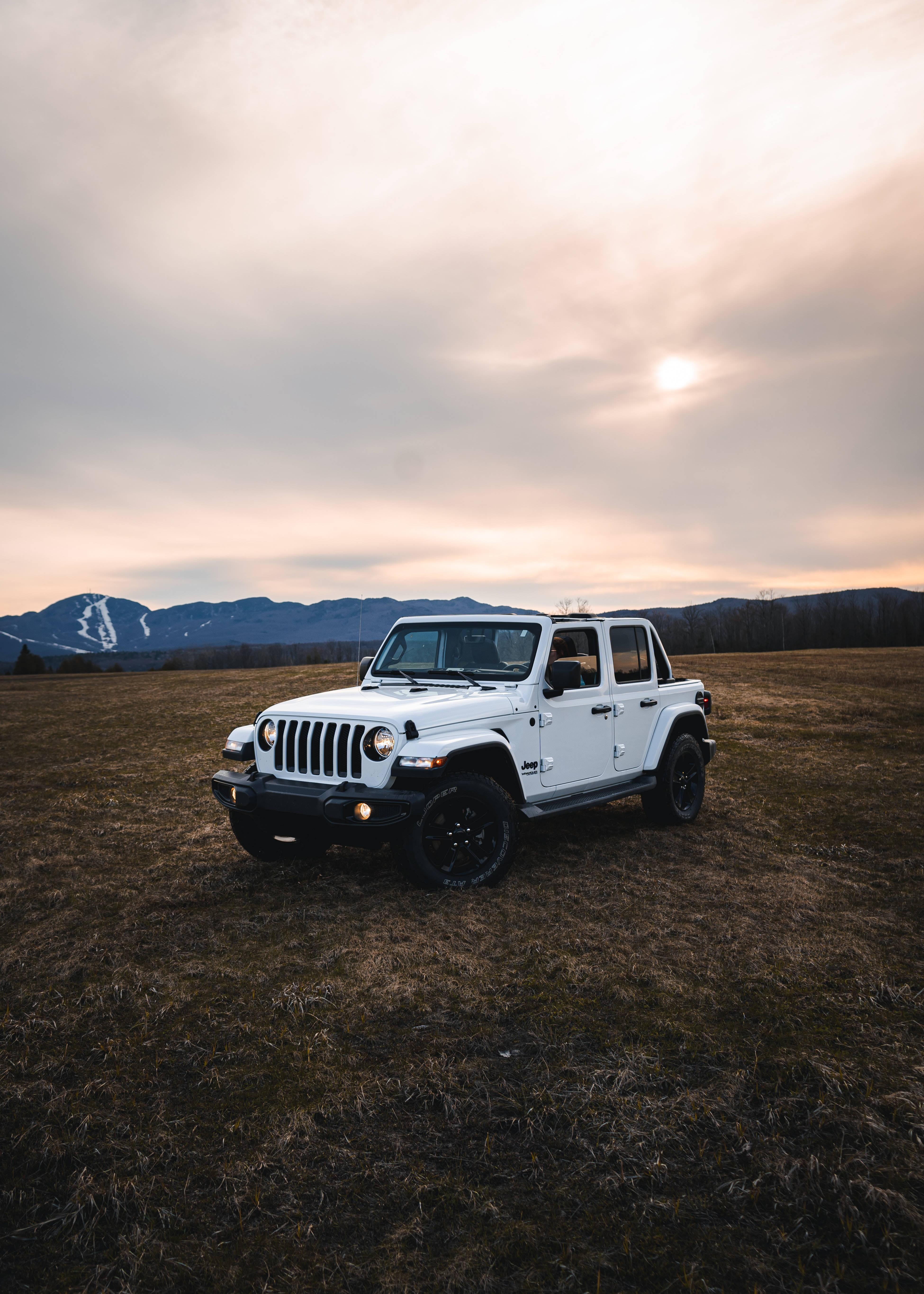 3901x5463 Download Jeep Wallpaper