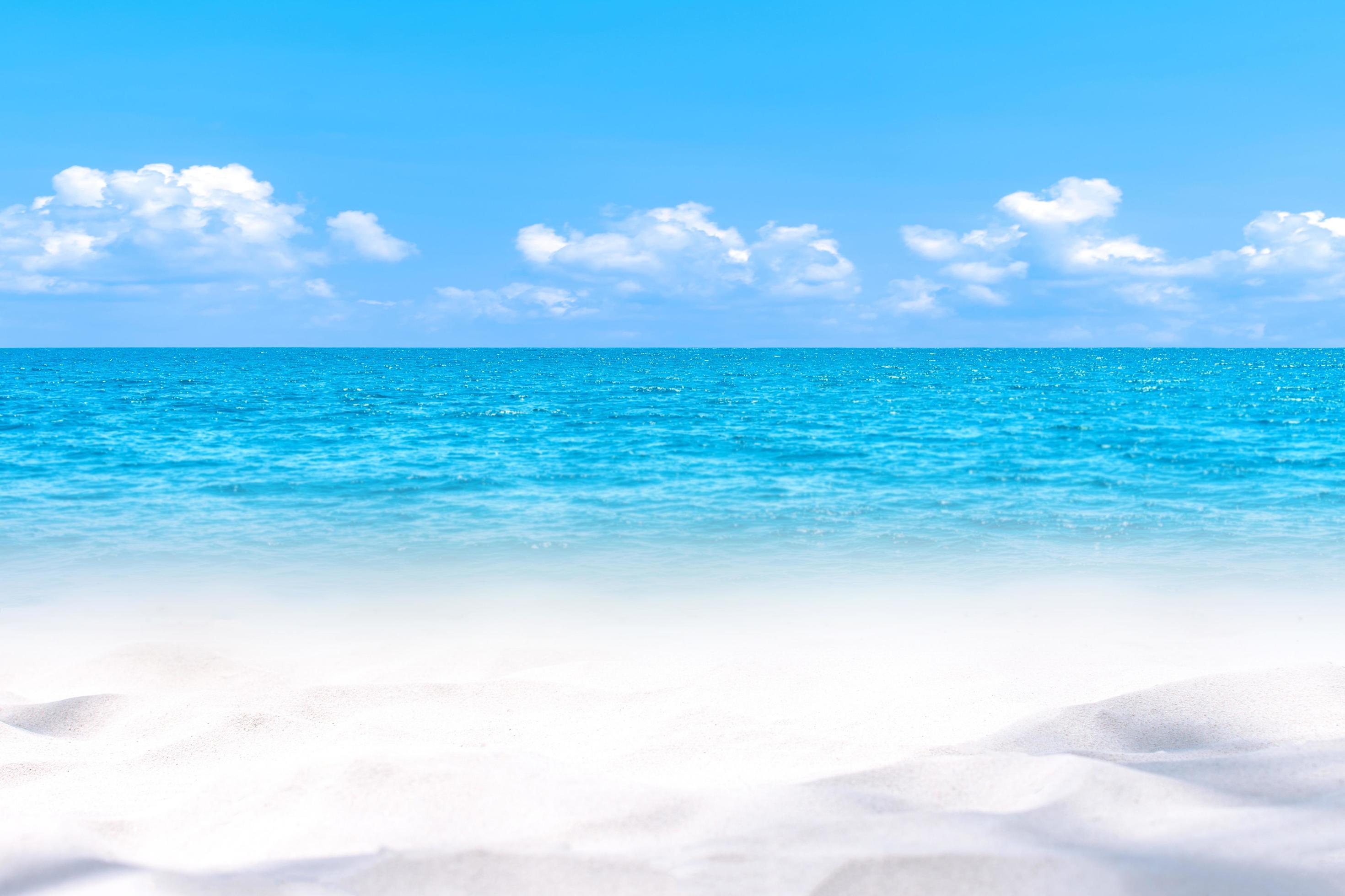 2940x1960 Soft white sand beach. travel summer time. Abstract background