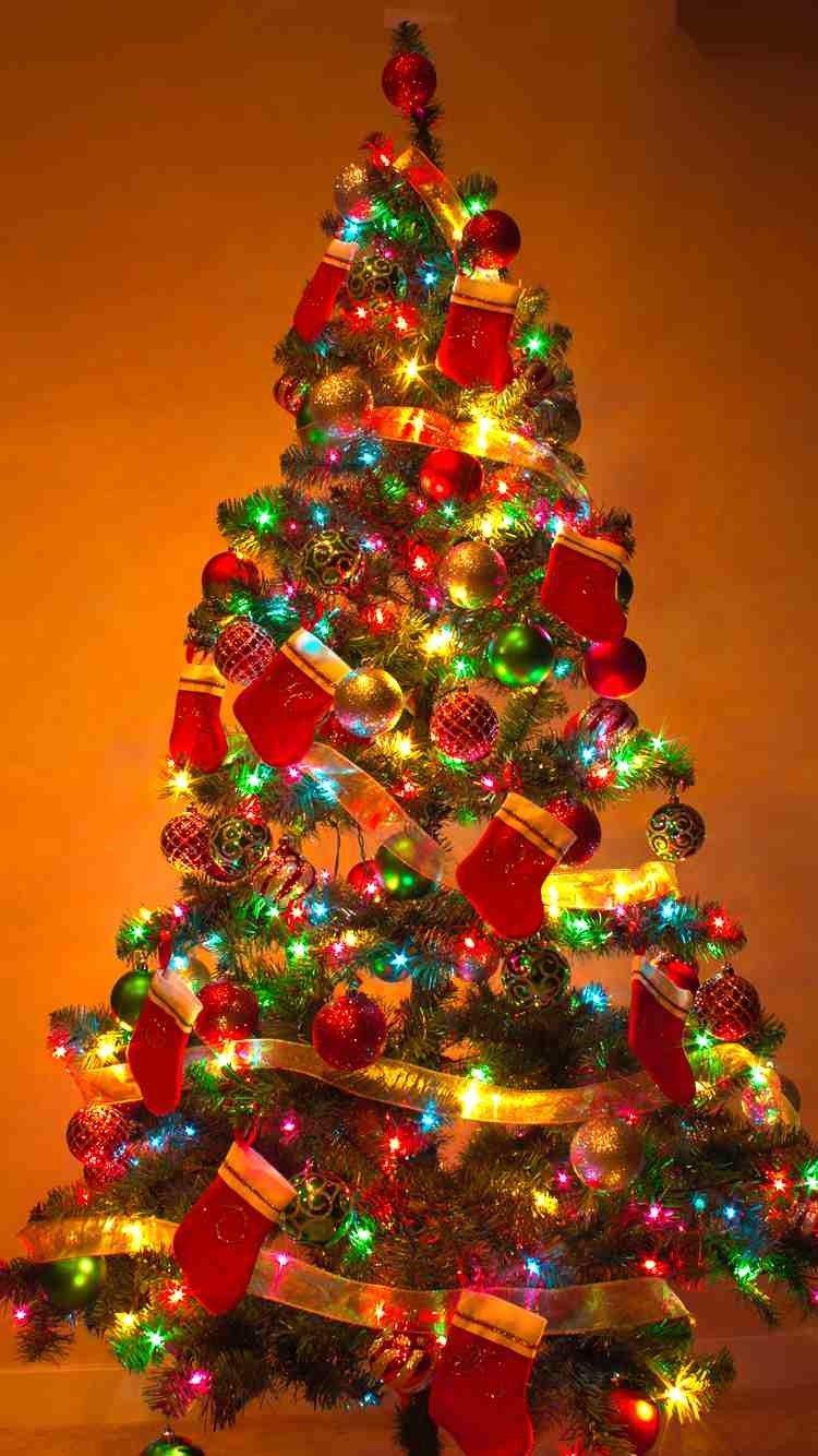 750x1334 Christmas Tree iPhone Wallpaper