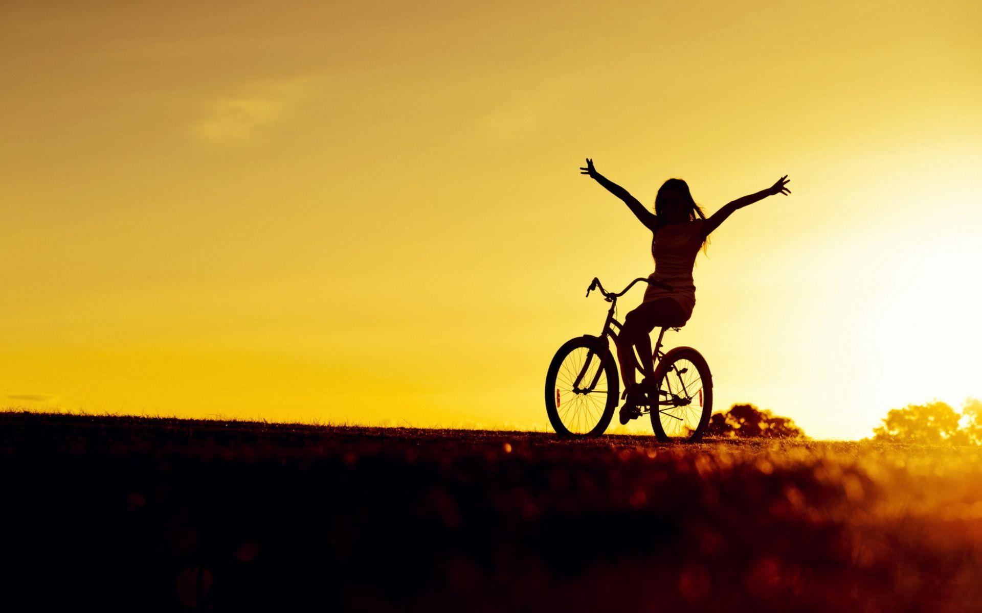 1920x1200 Bike Riding Wallpaper