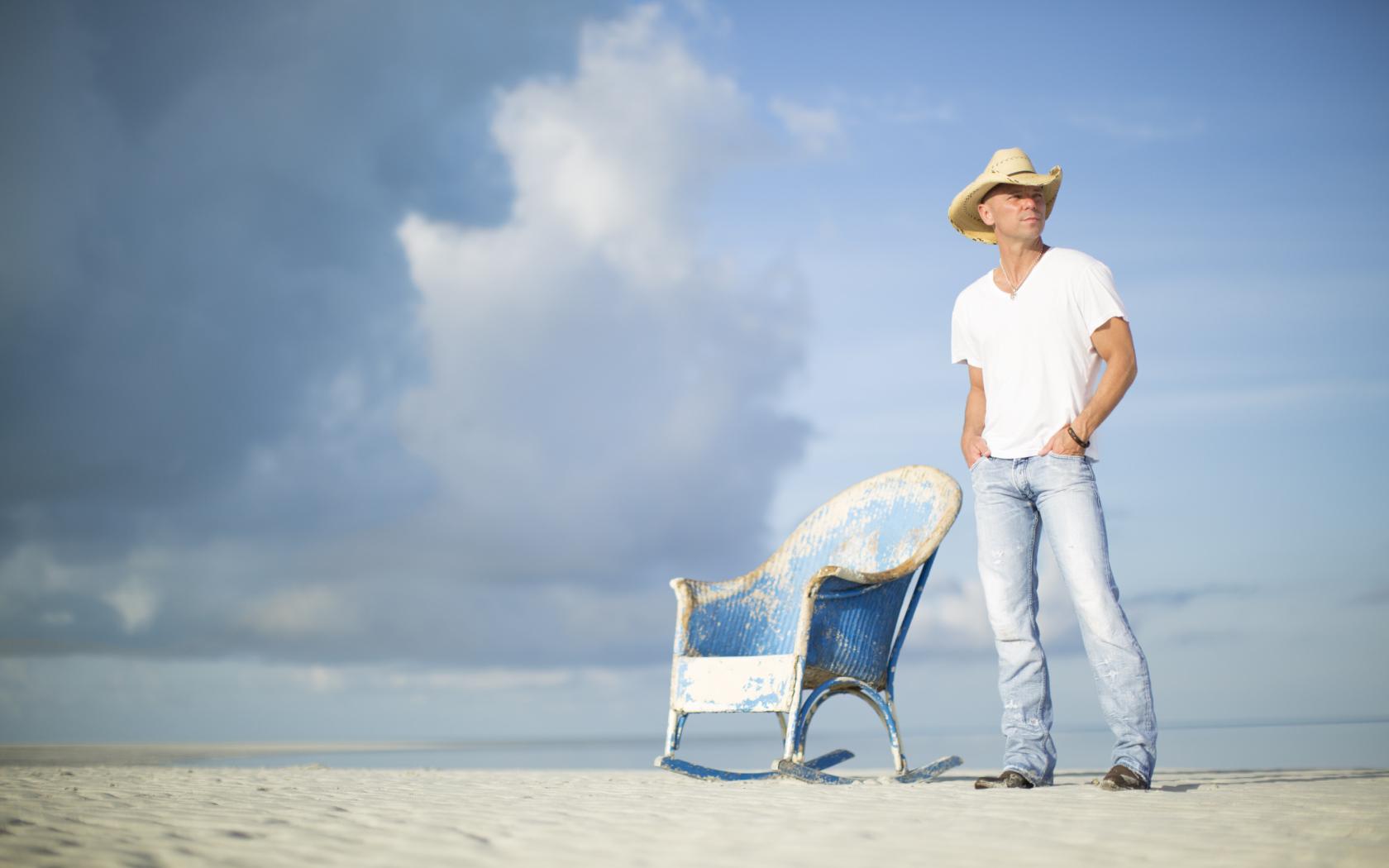 1680x1050 Country singer Kenny Chesney in the beach chair Desktop wallpaper 1680x1050