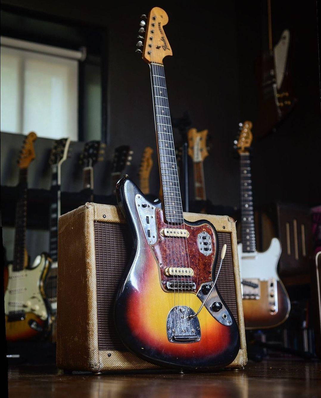 1078x1335 Fender Jaguar