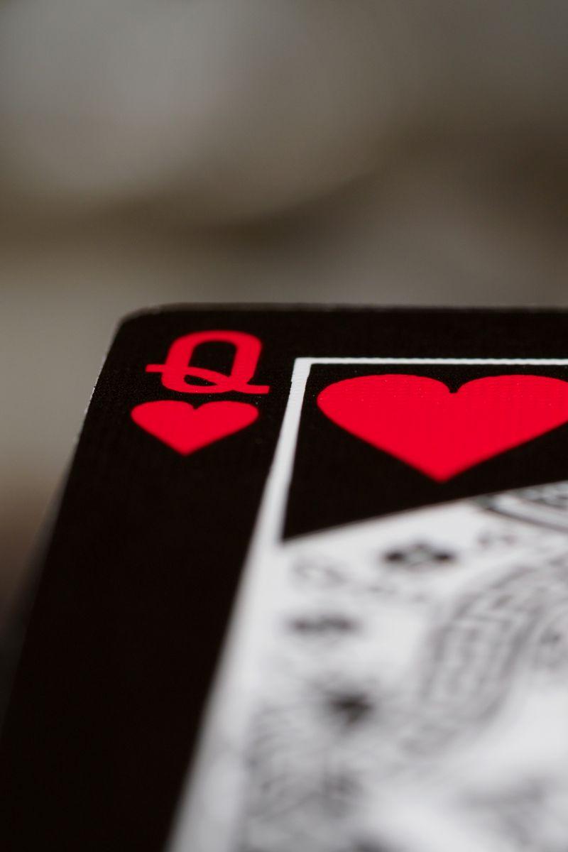 800x1200 Download Wallpaper 800x1200 Queen, Playing Card, Card, Game Iphone 4s 4 For Parallax HD Background