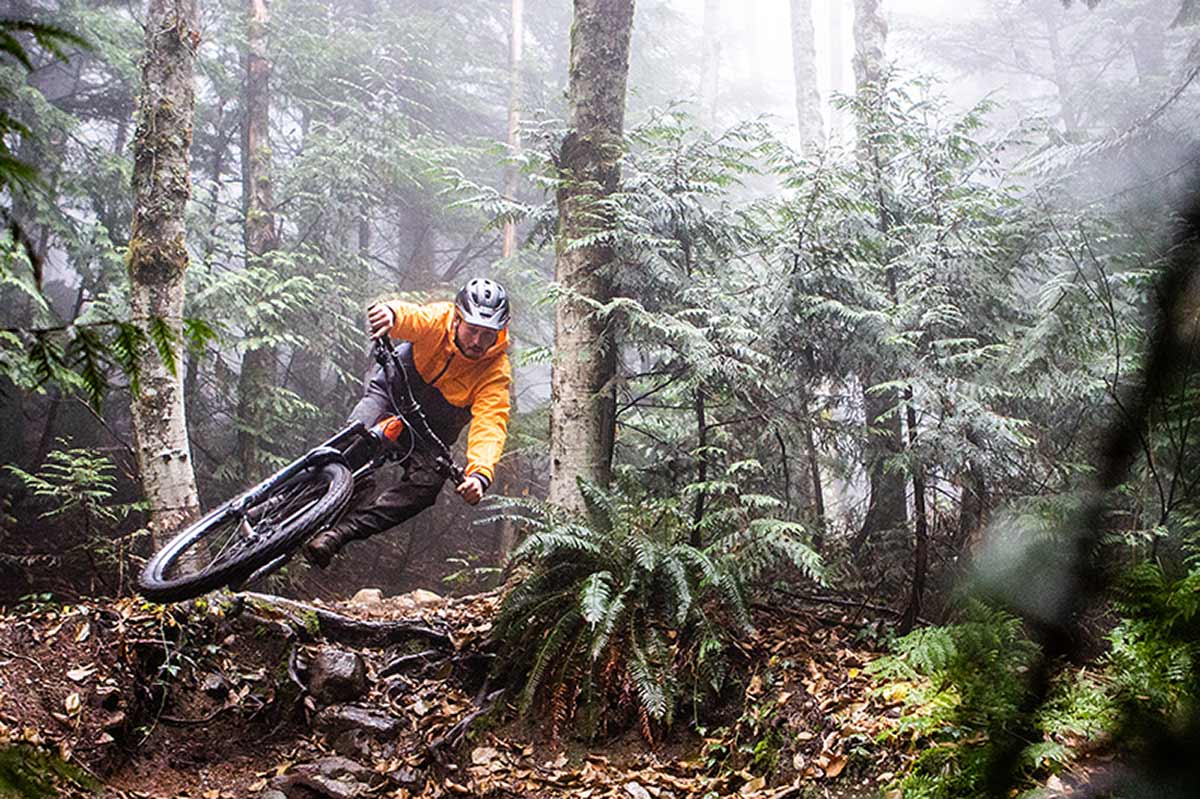 1200x799 Norco Sight VLT 29 looms extra large for 2020 with big wheels and range extender