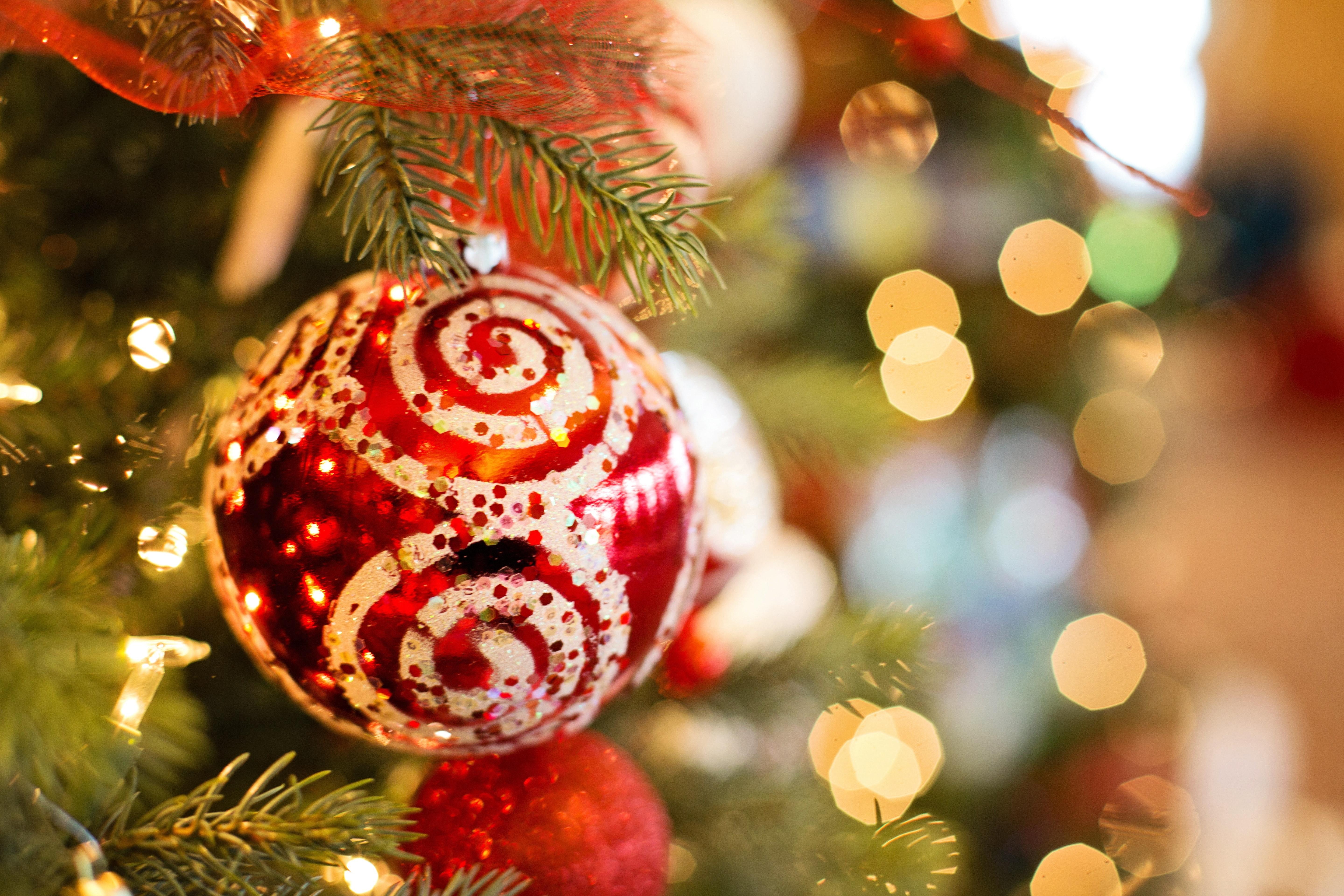 5760x3840 Super Big and Beautiful Christmas photo that you can use as wallpaper