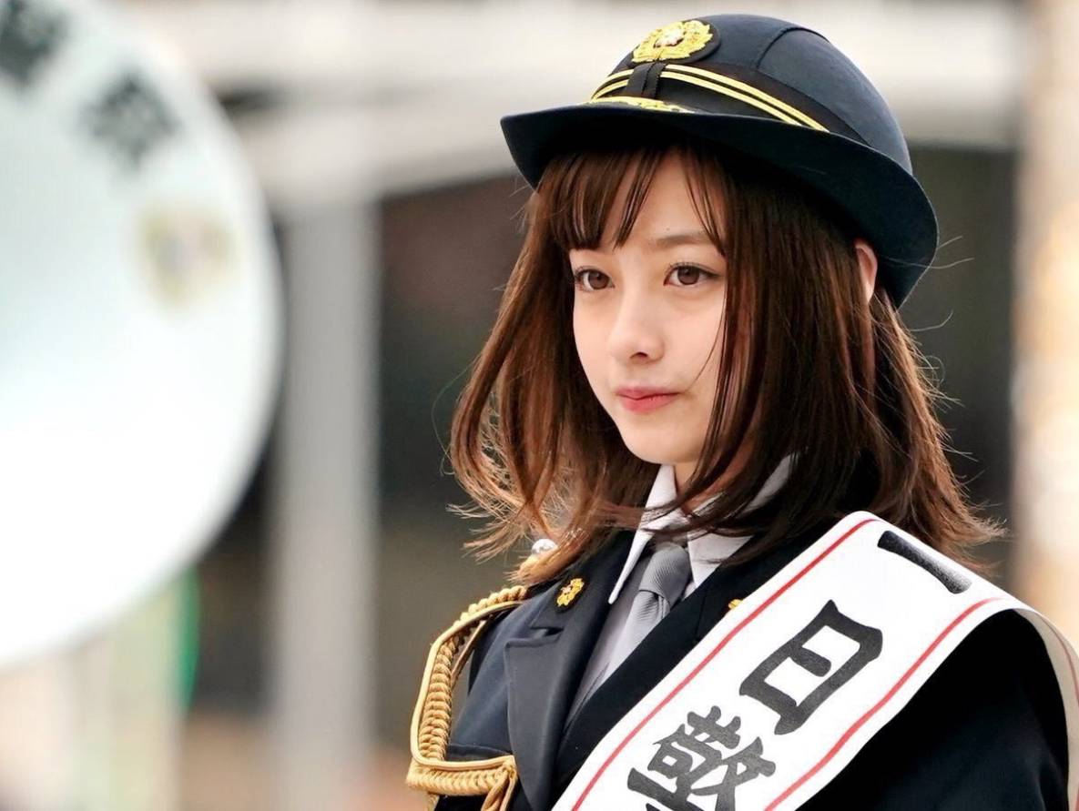 1185x891 Suzu Hirose vs Kanna Hashimoto vs Mei Nagano Photo & Videos