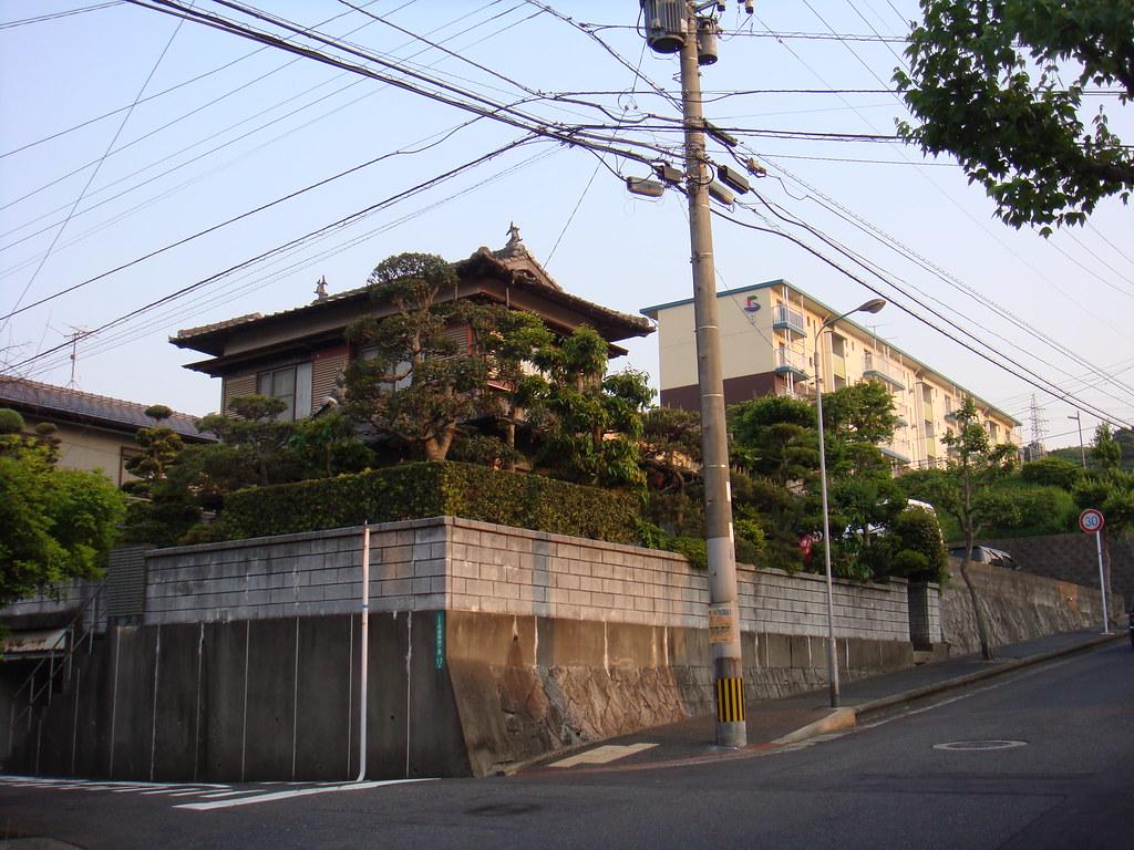 1024x768 Japanese Suburbs. Typical Japanese house in the suburbs. DS. Debs (ò‿ó)♪