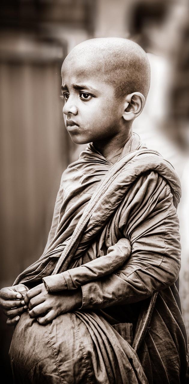 630x1280 Buddha Monk wallpaper
