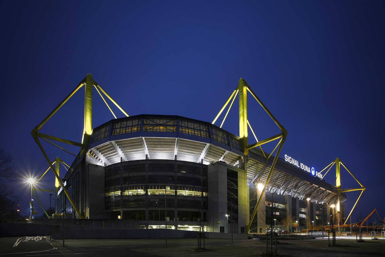 1600x1067 Signal Iduna Park Wallpaper