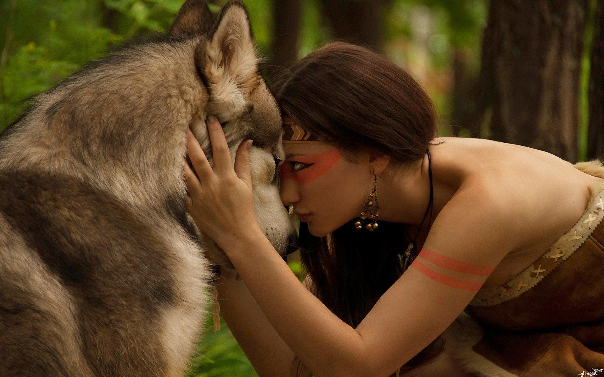 1920x1200 Native American Indian Wolf Girl[1920x1200]
