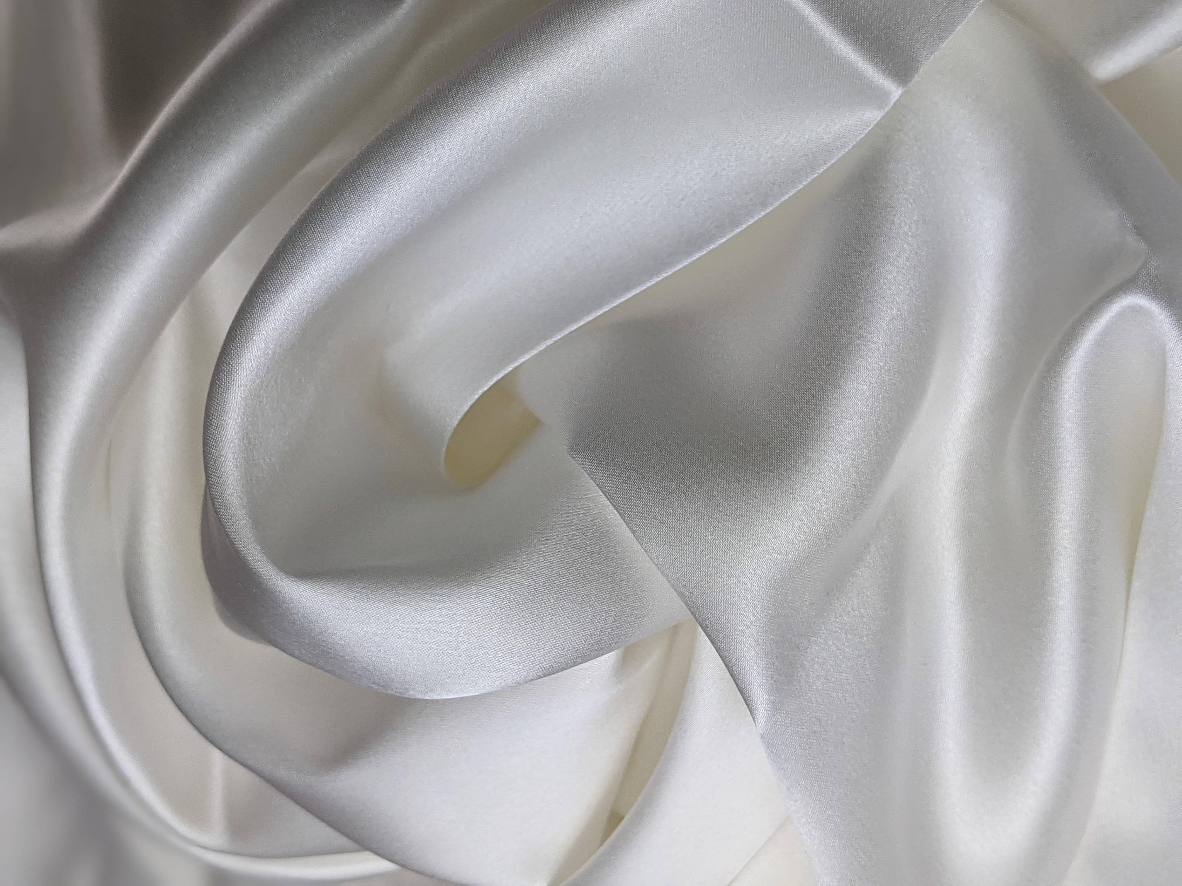 4032x3024 Download Velvety White Silk Fabric Wallpaper