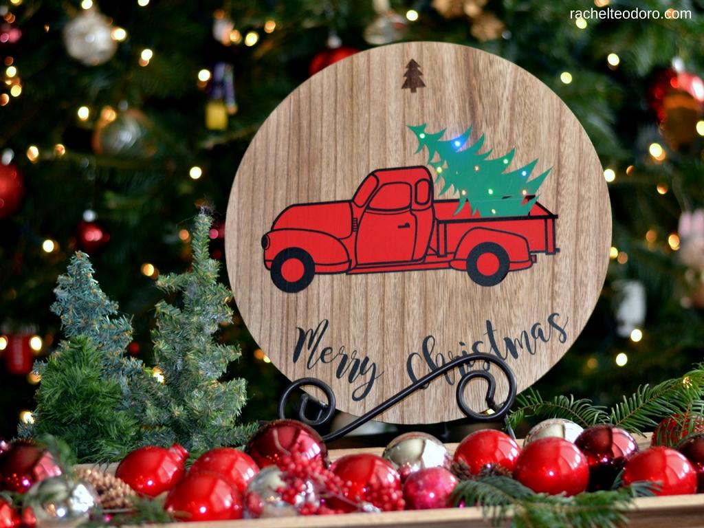 1024x768 Lighted Christmas Tree Truck