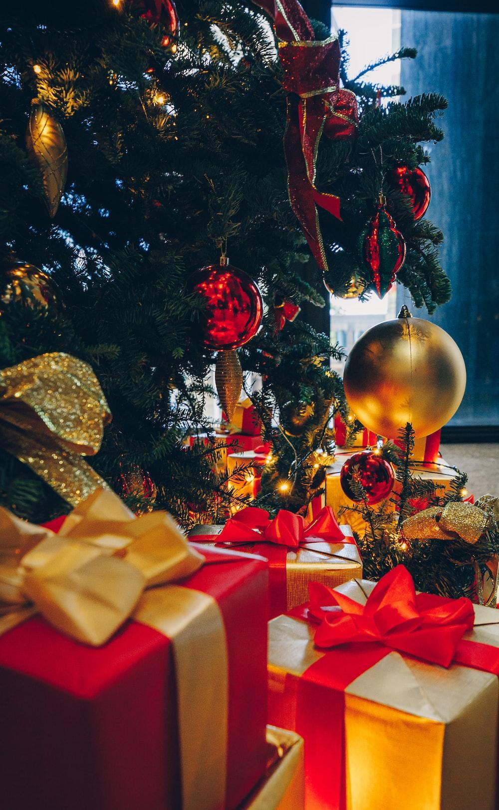 1000x1621 Christmas Celebration Picture. Download Free Image