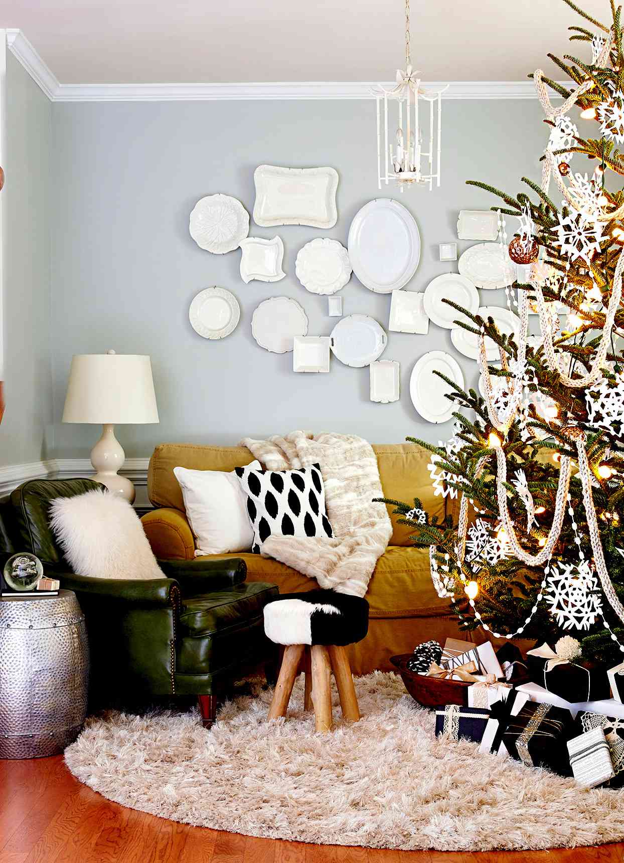 1244x1721 Christmas Living Room Ideas to Get Your Home Ready for the Holidays