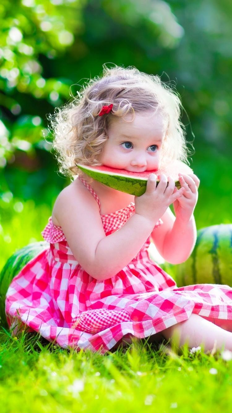 750x1334 Mobile Baby Girl Wallpaper