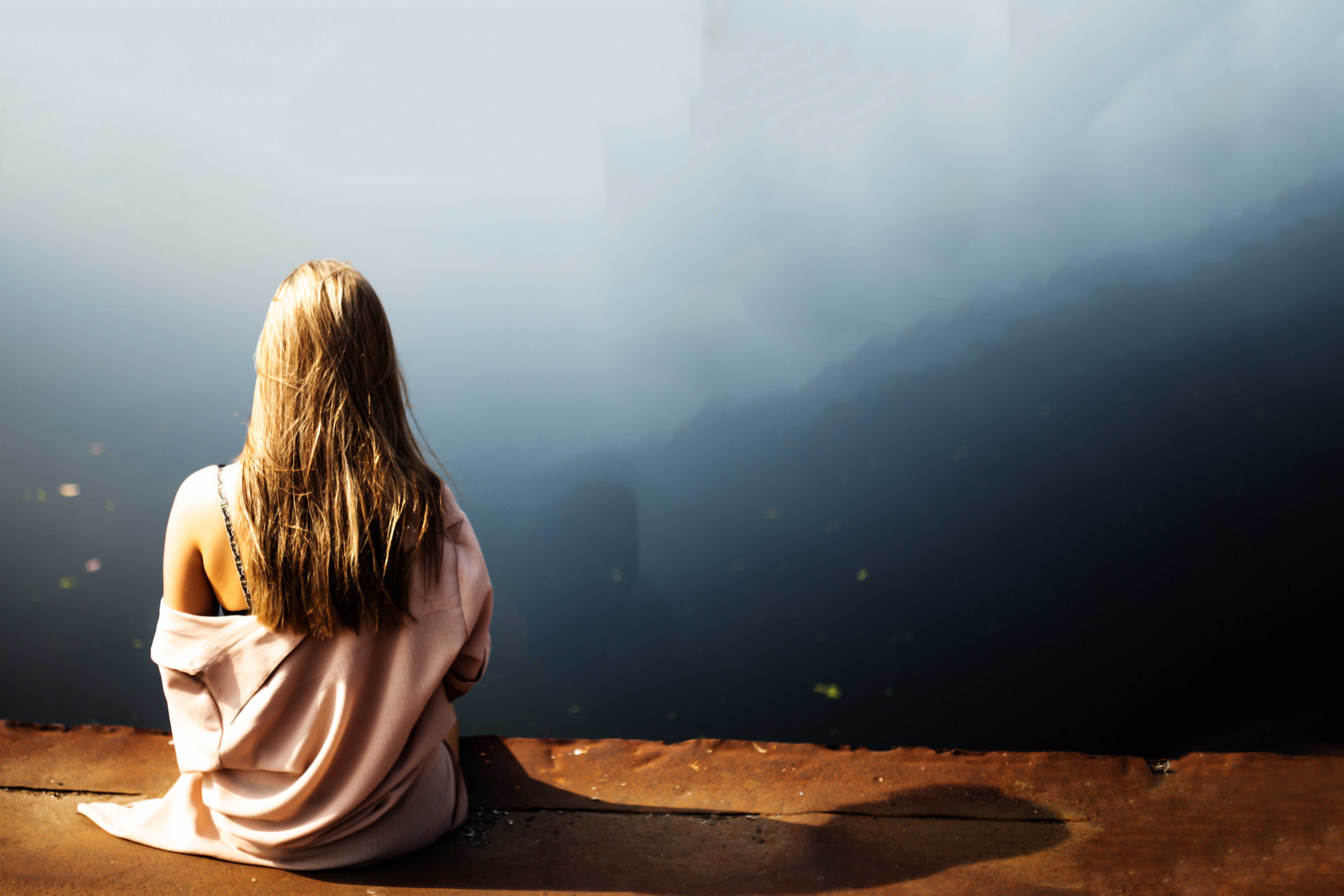 5184x3456 Heart Touching HD Sad Girl Wallpaper for Broken Heart Alone Girl