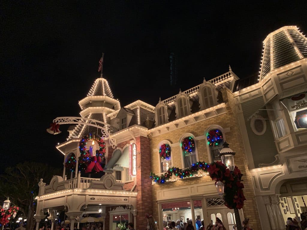 1024x768 Disney World Christmas Time Secrets and More- Seconds to Go