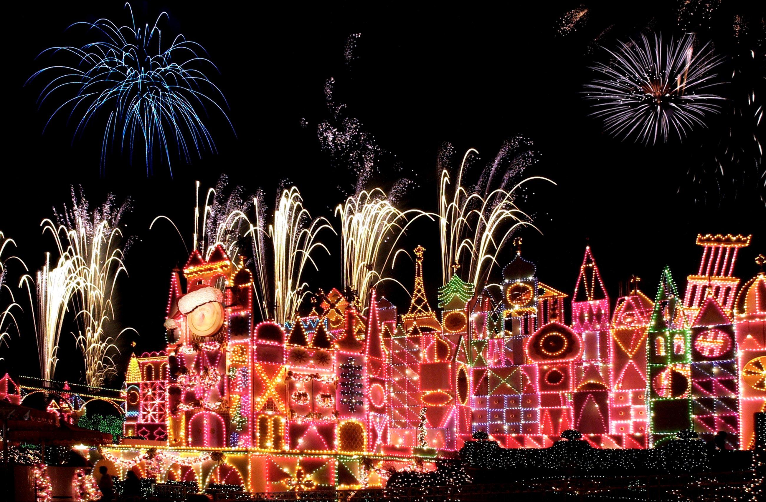 2600x1706 usa, Disneyland, Parks, Christmas, Fireworks, California, Anaheim, Night, Cities Wallpaper HD / Desktop and Mobile Background