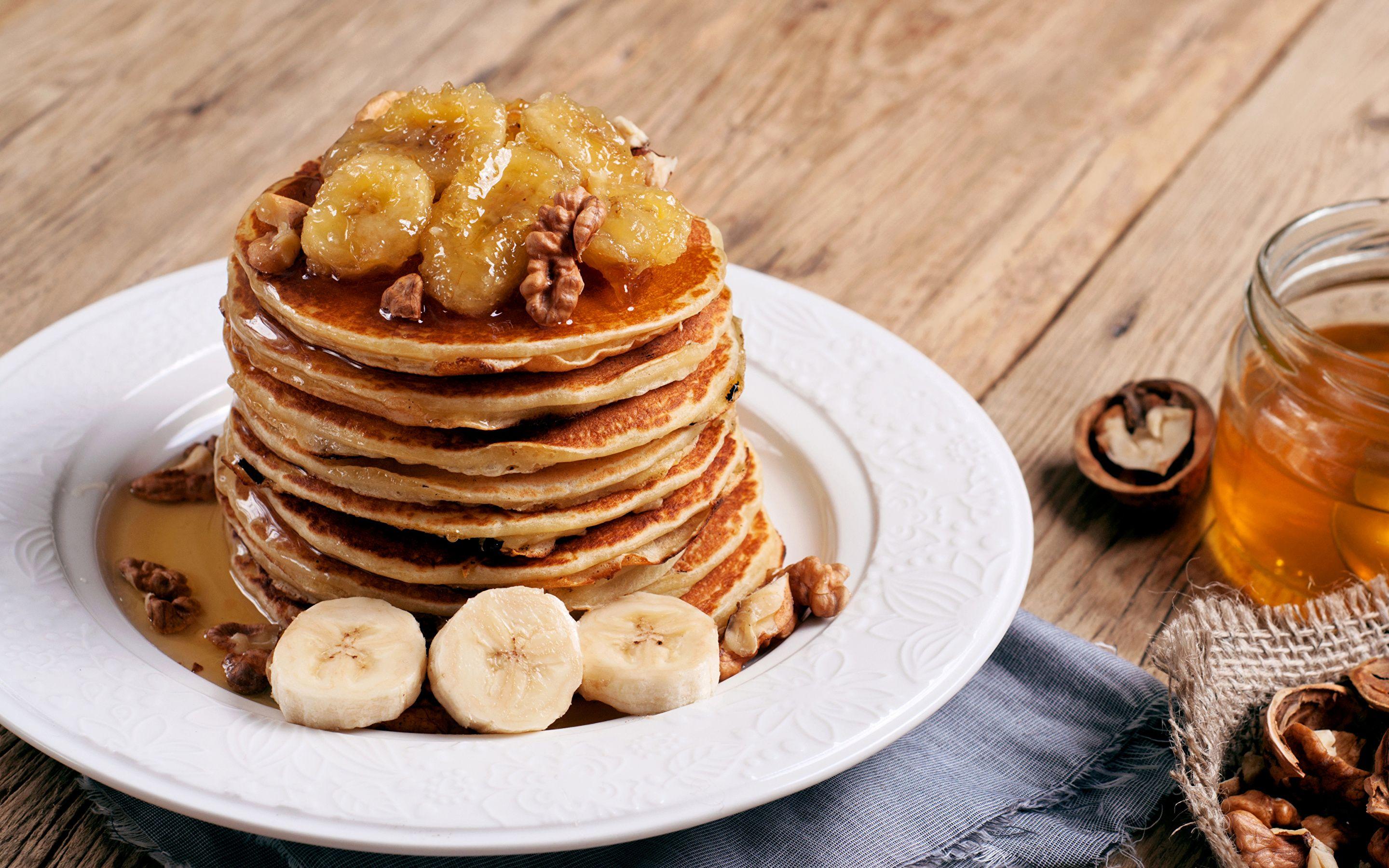 2880x1800 Wallpaper hotcake Bananas Food Plate Nuts 2880x1800