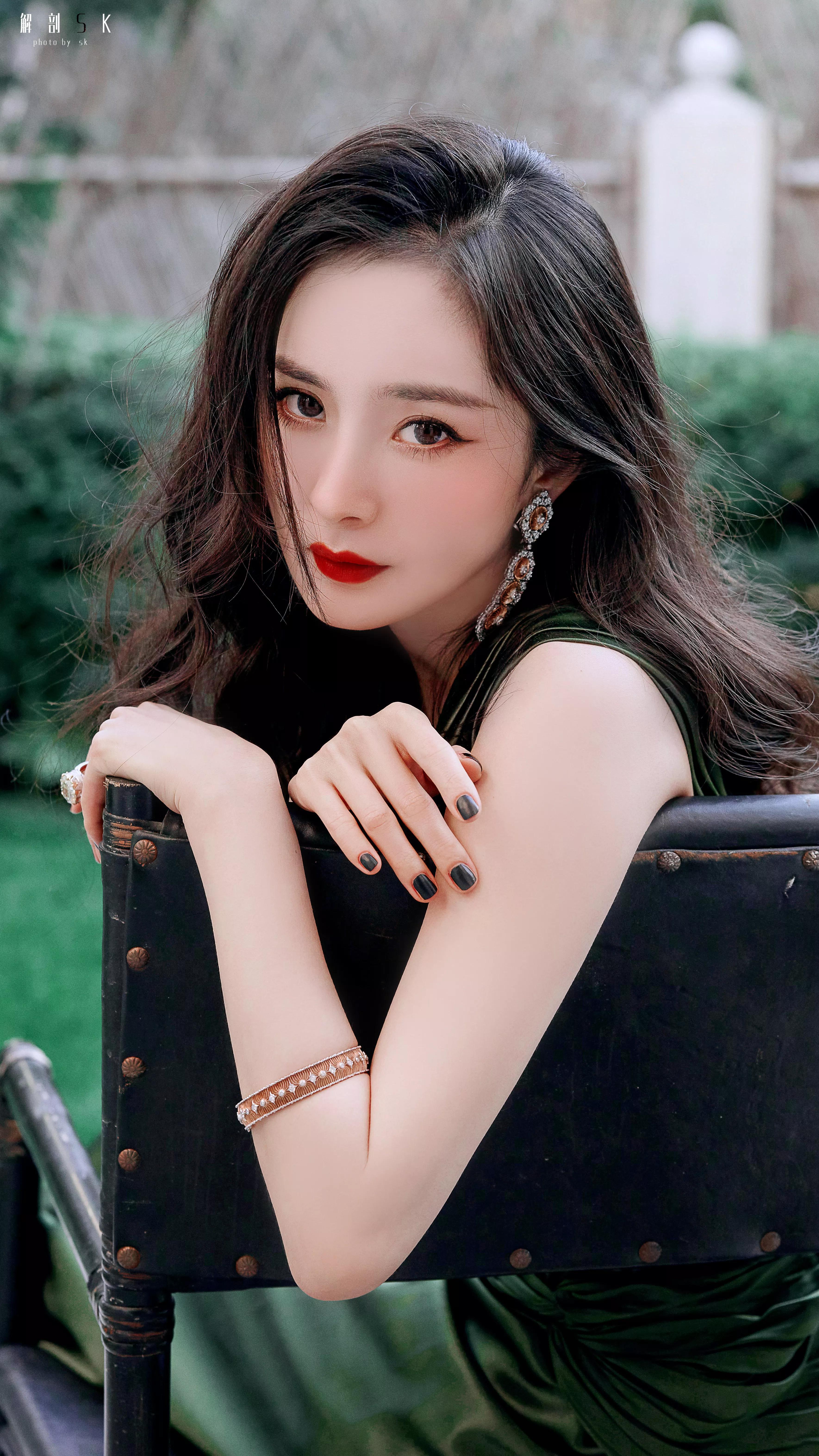 3539x6291 Star Wallpaper Yang Mi 63