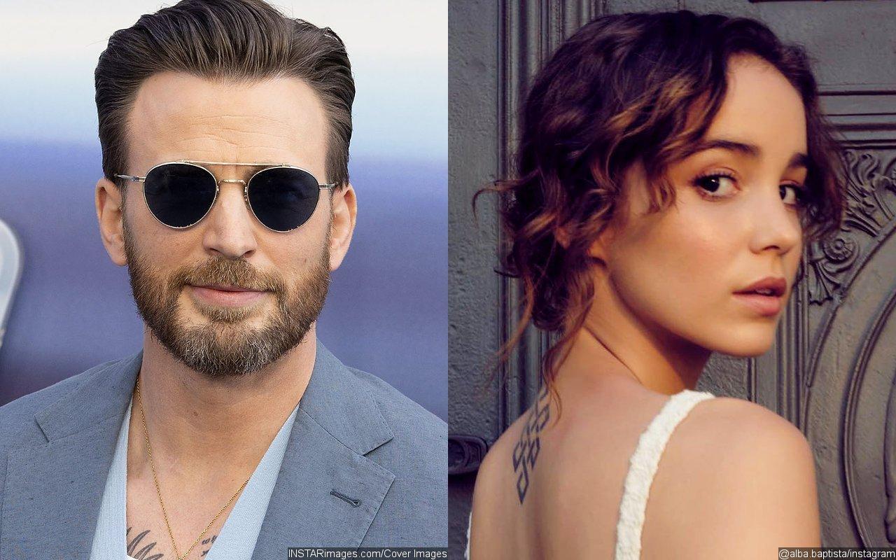 1280x800 Chris Evans and Alba Baptista Caught Holding Hands in 1st PDA Pics Since Dating Reports
